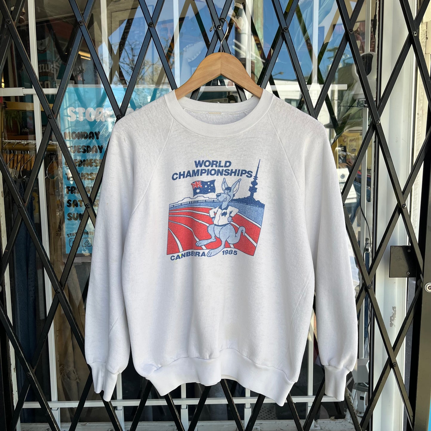 1985 World Athletics Championships Canberra Australia Crewneck - fits size M