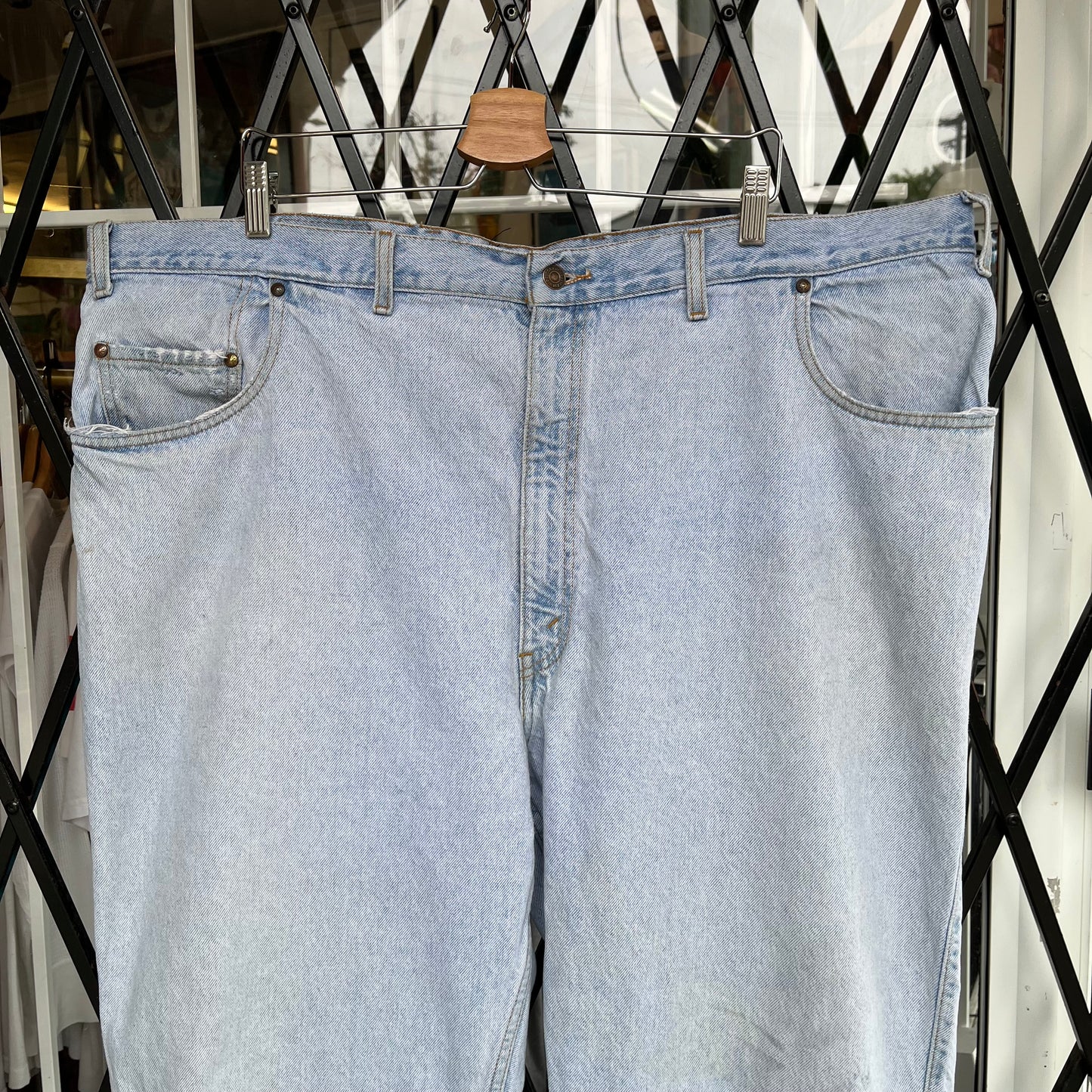 Vintage Levi’s 545 Light Wash Pants - Size 48W x 30L