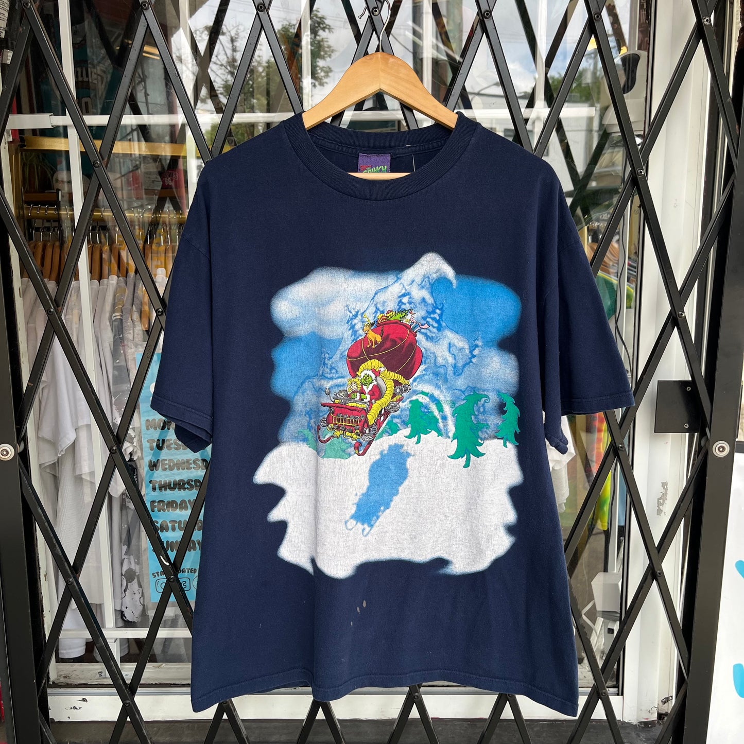 2000 Dr. Seuss The Grinch Tee - Size XL