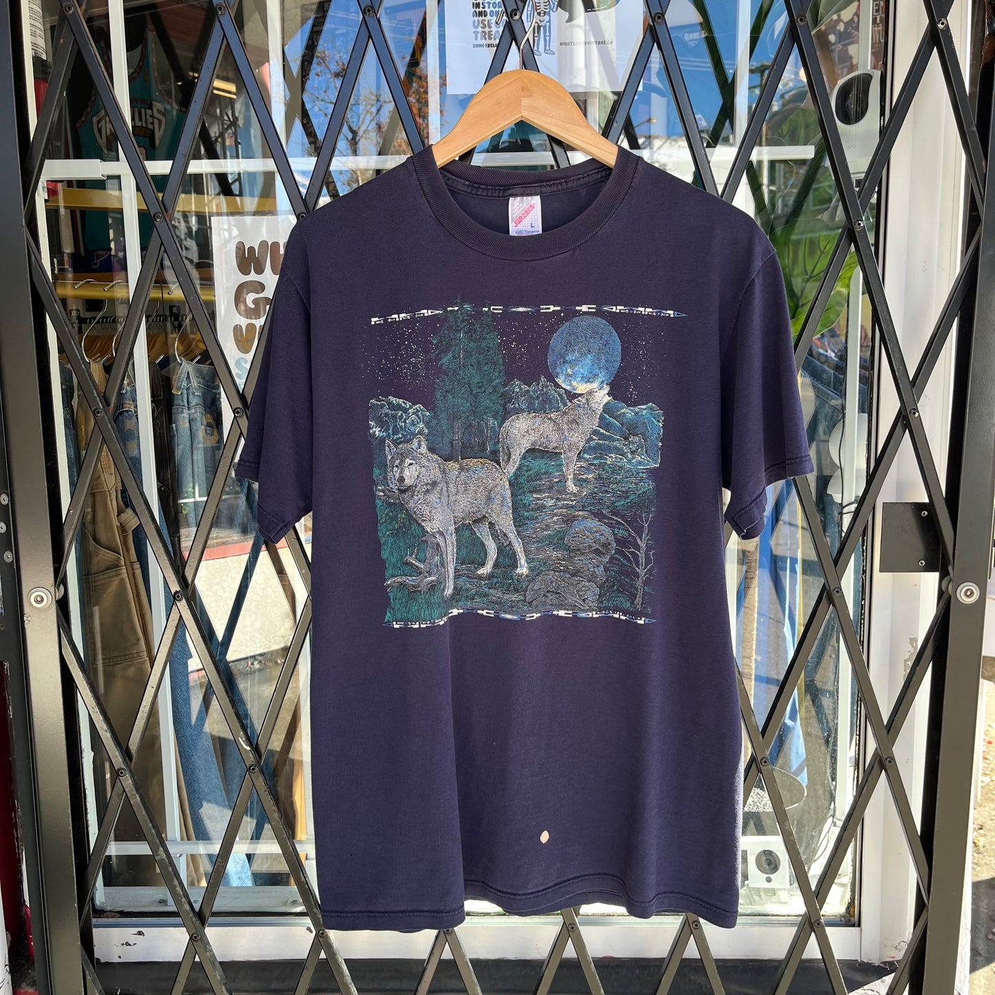 Vintage Wolves Tee - Size L