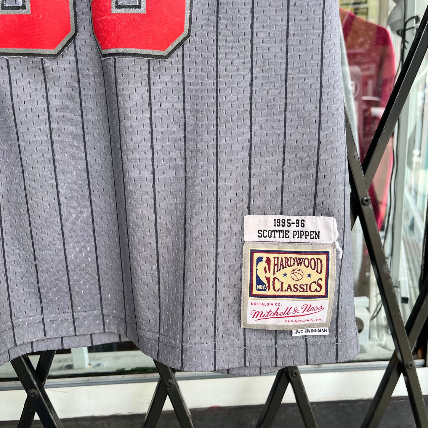 Mitchell & Ness Chicago Bulls Scottie Pippen Jersey - Size L