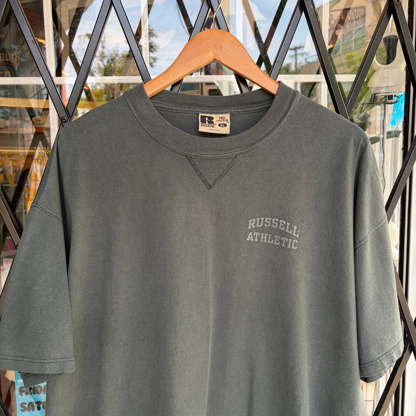Vintage Russell Athletic Tee - Size XL