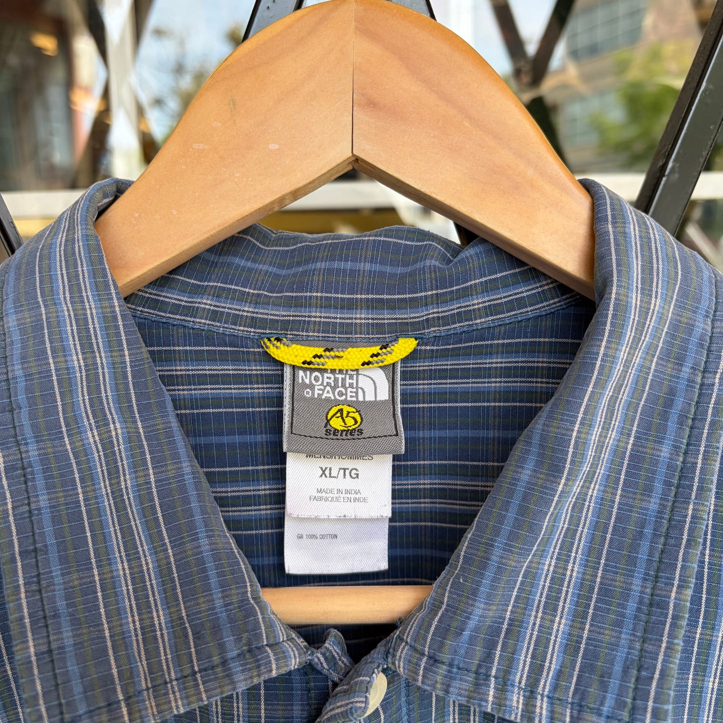 The North Face Short Sleeve Button Up Shirt - Size XL