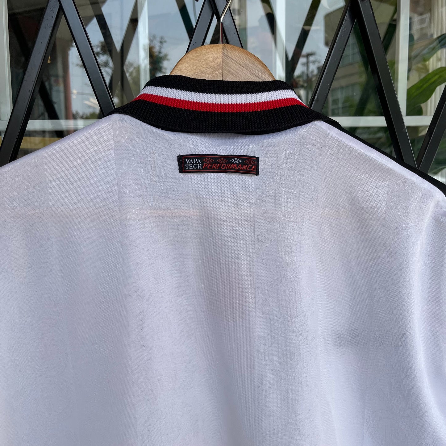 1997-99 Manchester United Jersey - Size L