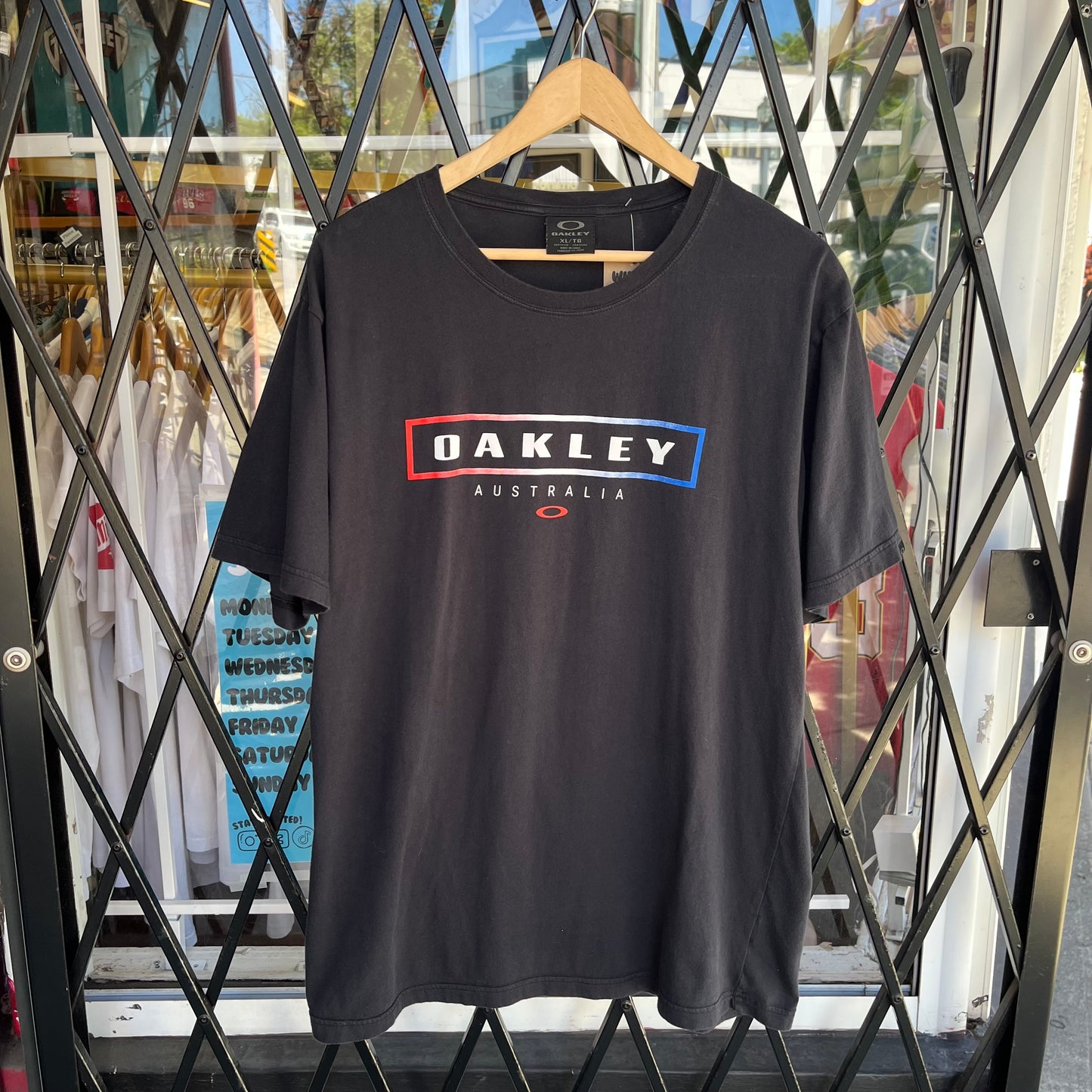 Oakley Australia Tee - Size XL