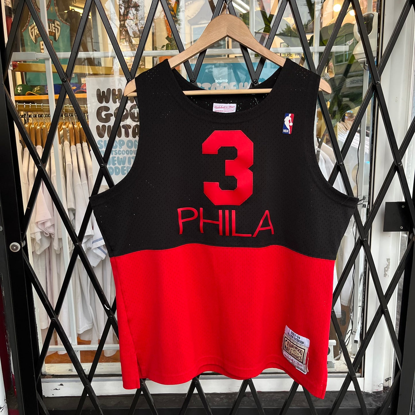 Mitchell & Ness Allen Iverson 76ers Jersey - Size XL