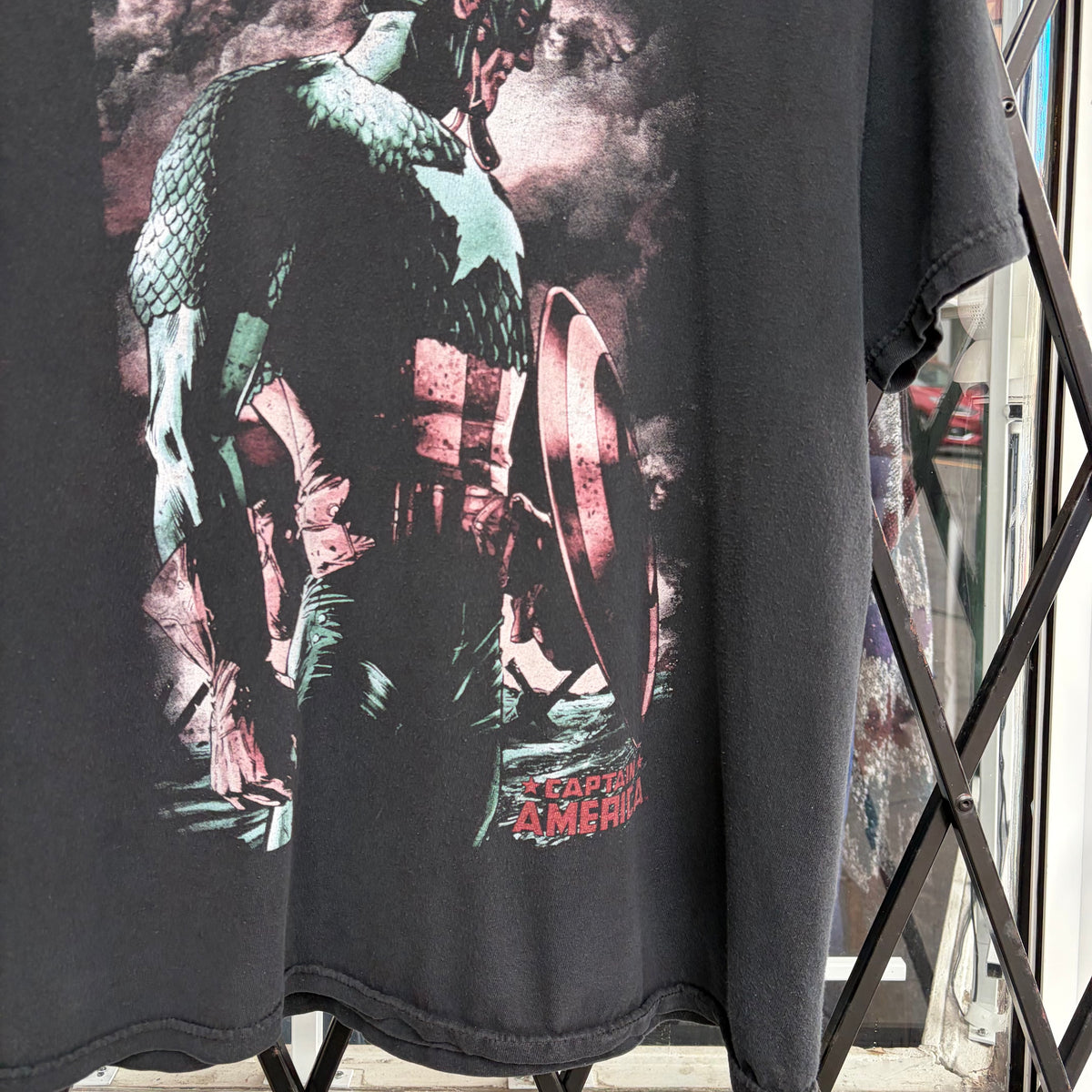 2011 Marvel Mad Engine Captain America Tee - Size L