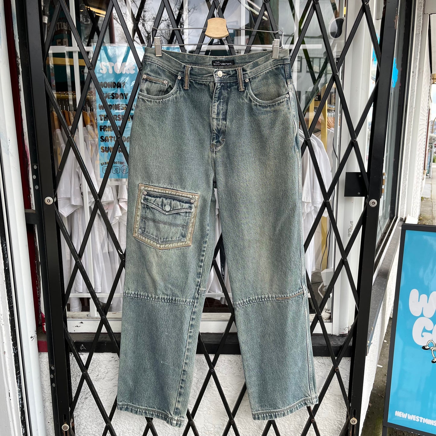 Y2K Baggy Jeans - Size 32W x 34L