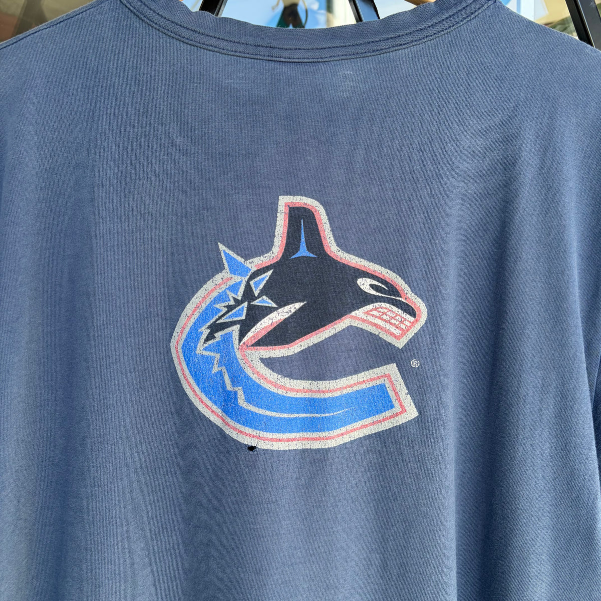 Vintage Nike Canucks Tee -  Fits Size S
