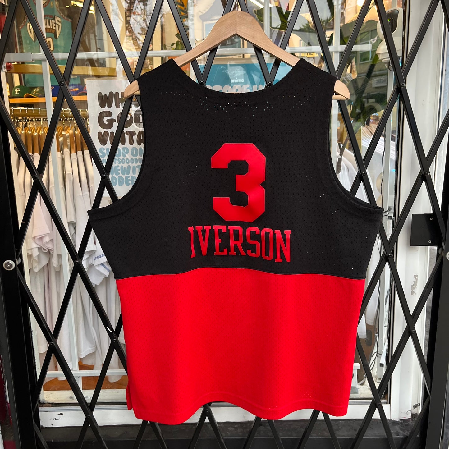 Mitchell & Ness Allen Iverson 76ers Jersey - Size XL