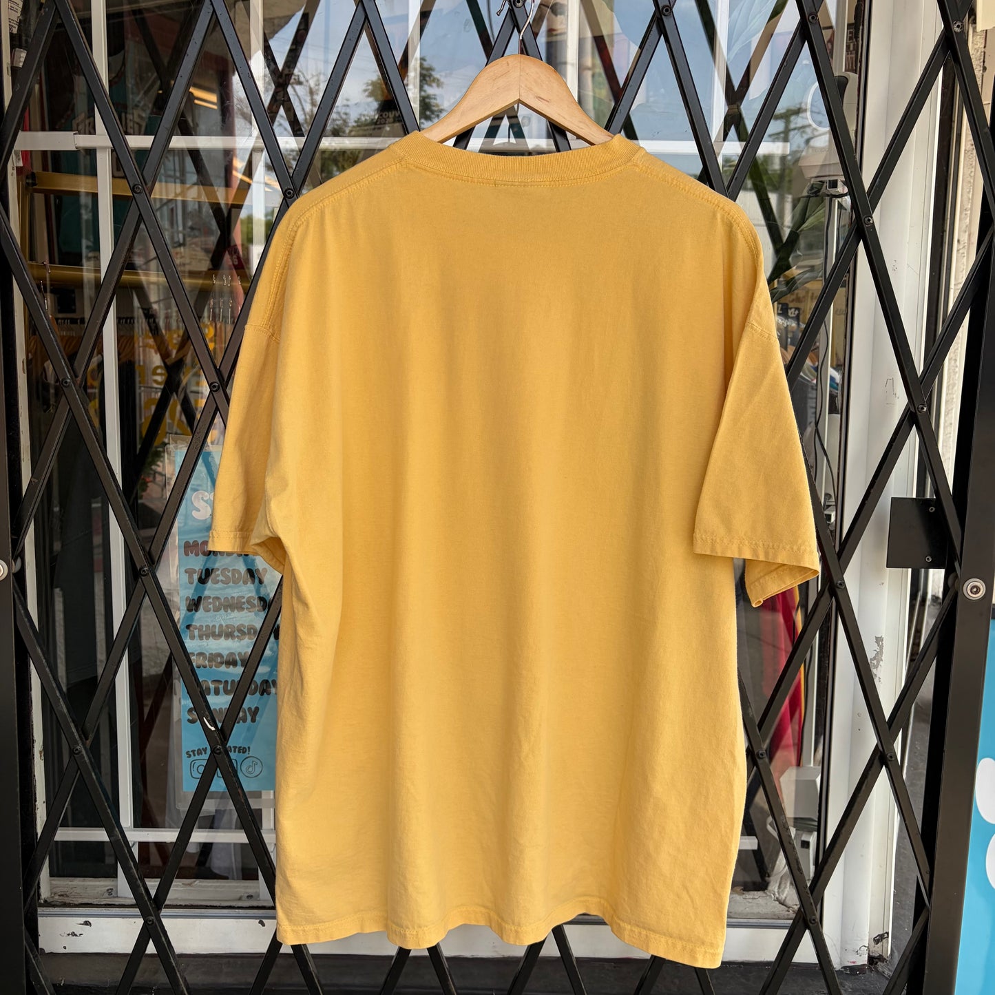 Vintage Russell Athletic Tee - Size XL