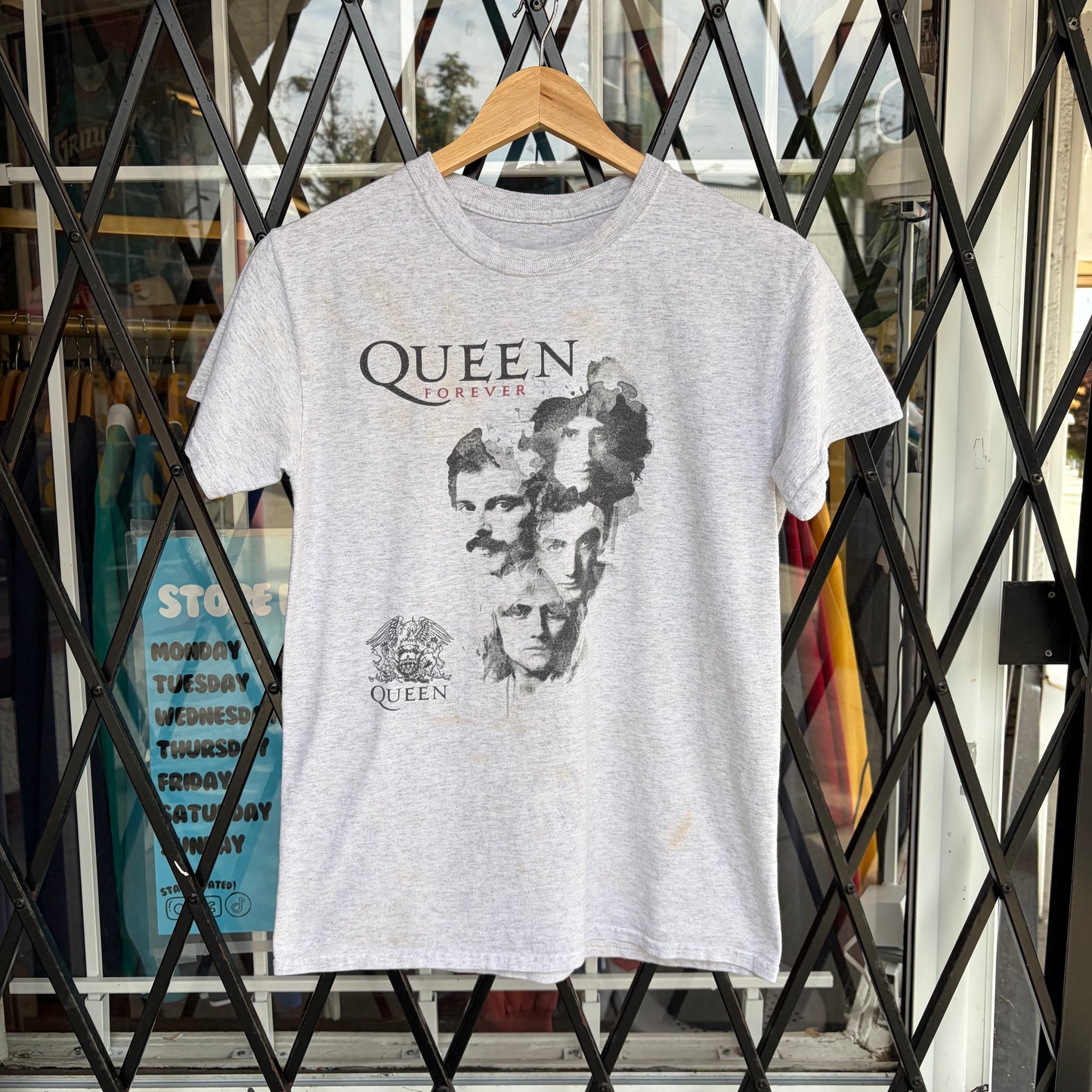 Queen Forever Tee - Size M