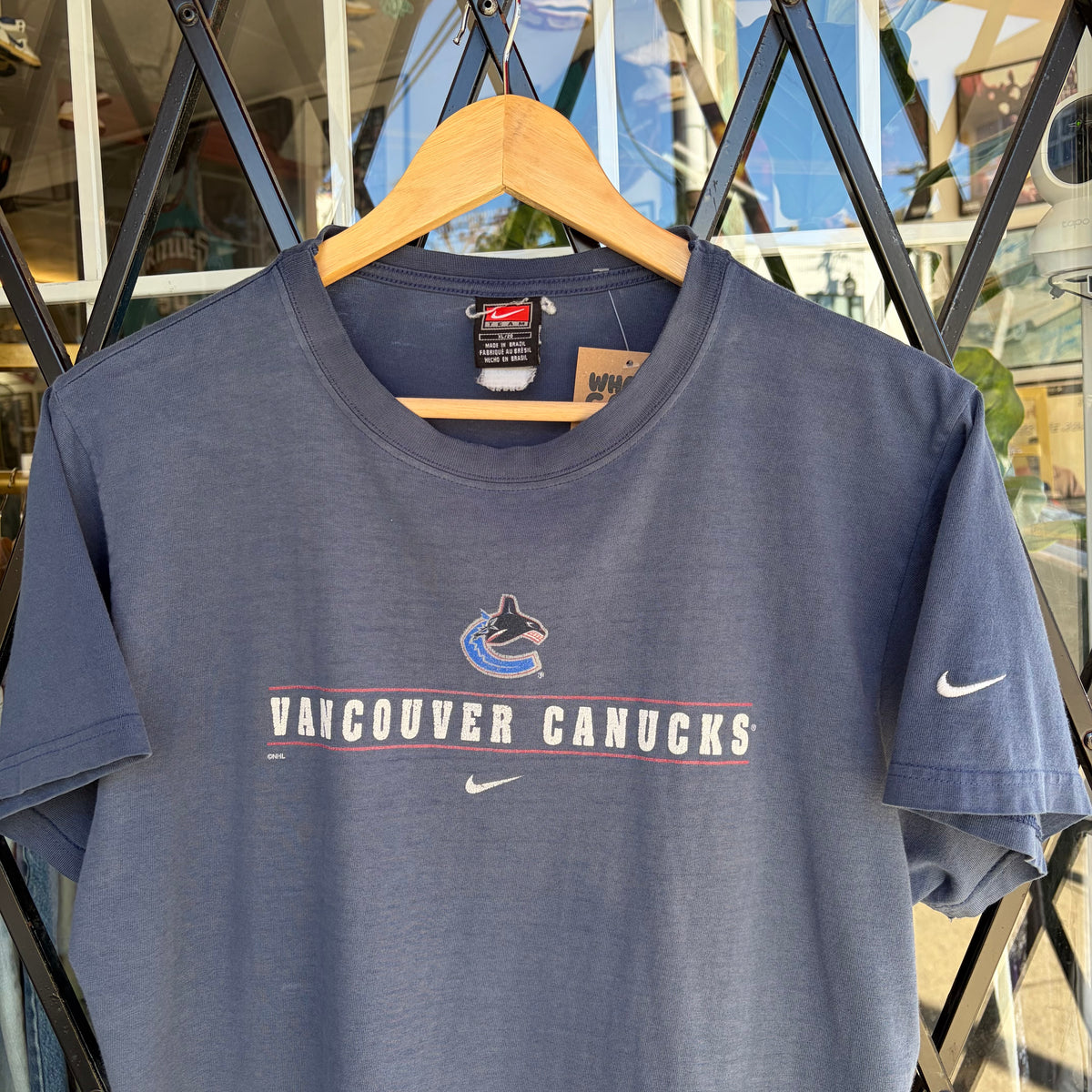 Vintage Nike Canucks Tee -  Fits Size S