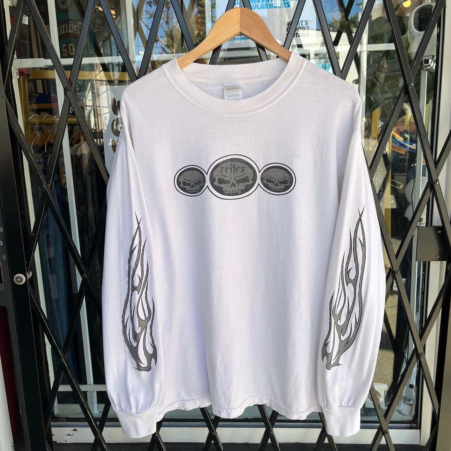 Y2K Reflex Skulls along Sleeve - Size L