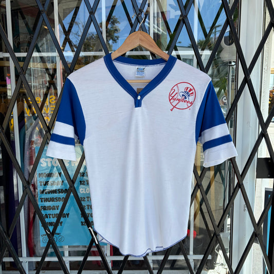 Vintage New York Yankees Shirt - Size Women’s M