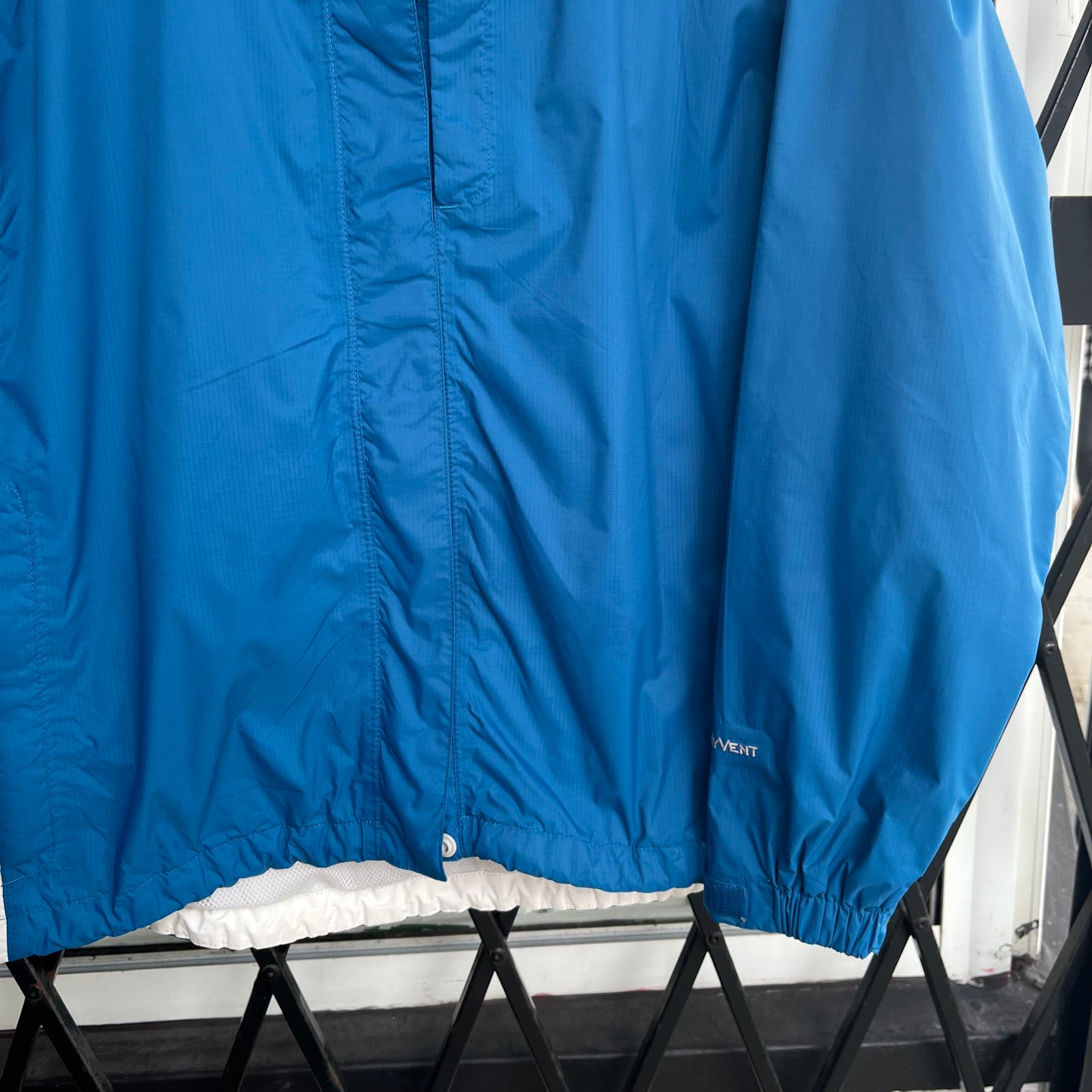 TNF Hyvent Jacket - Size L