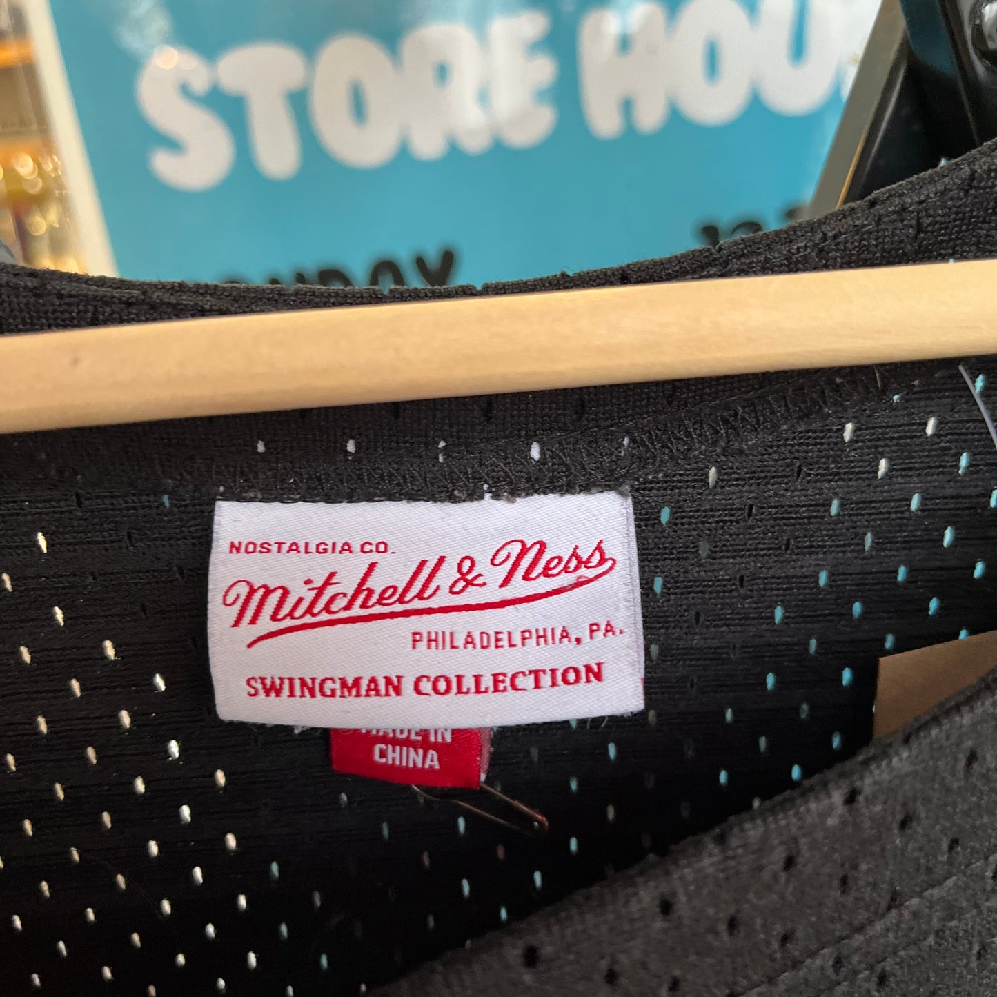 Mitchell & Ness Allen Iverson 76ers Jersey - Size XL