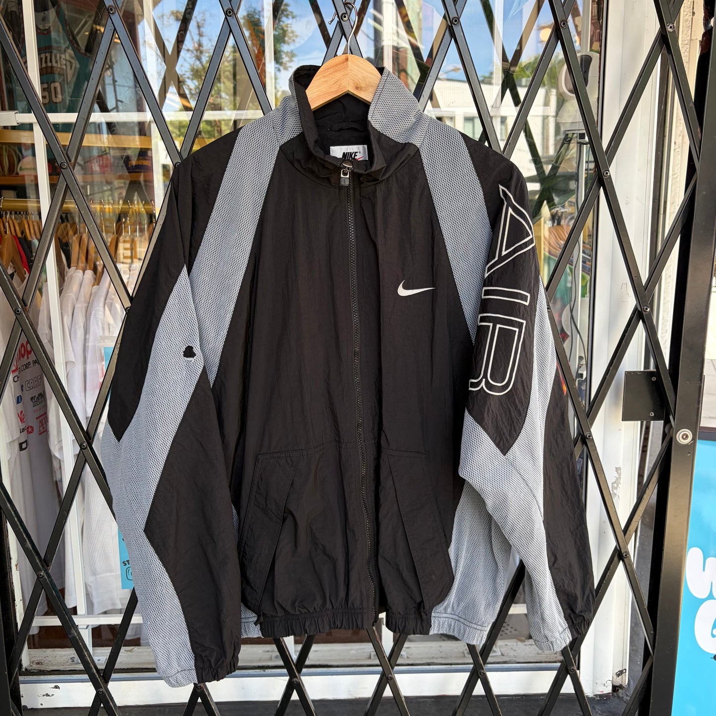Vintage Nike Windbreaker - Size L