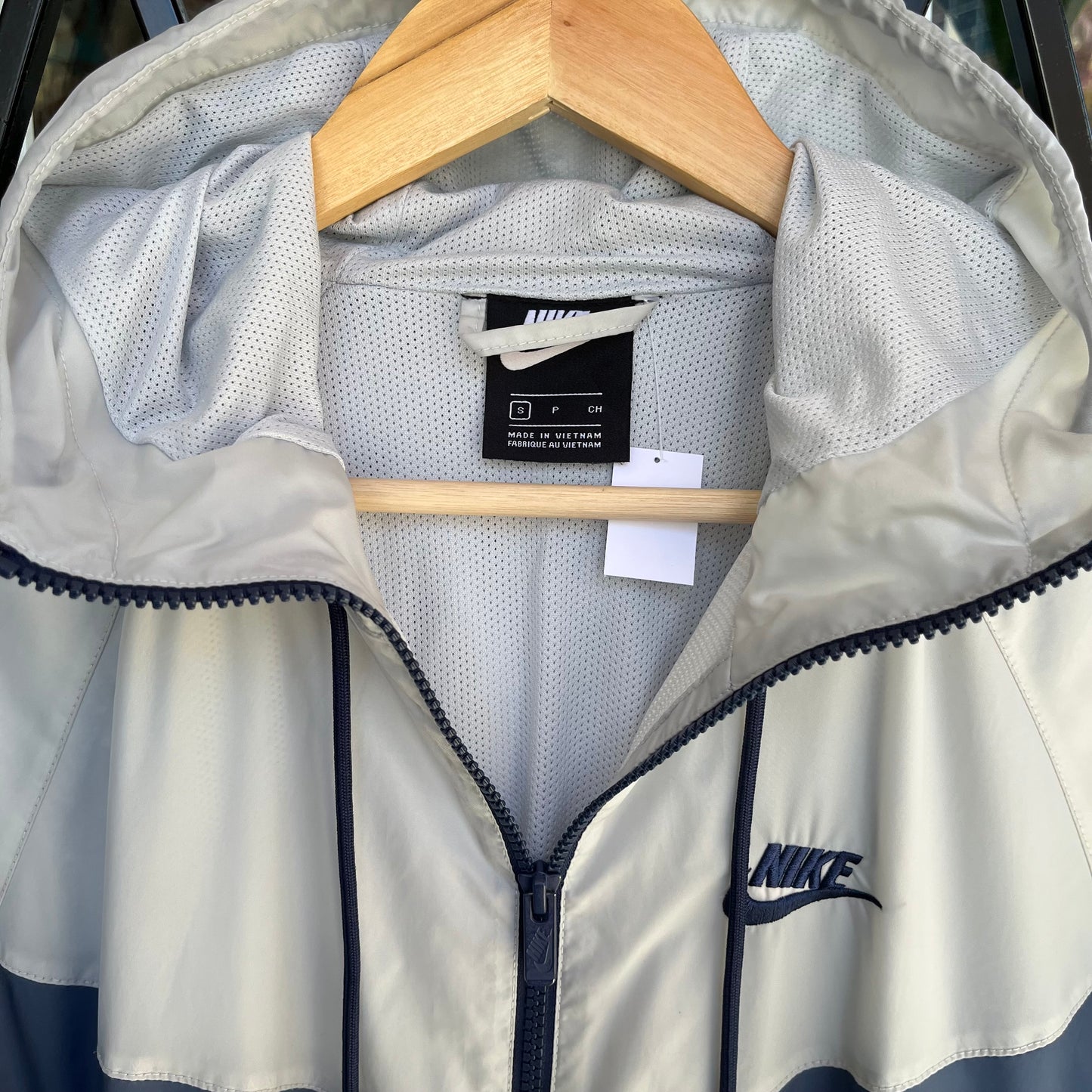 Nike Hooded Windbreaker - Size S
