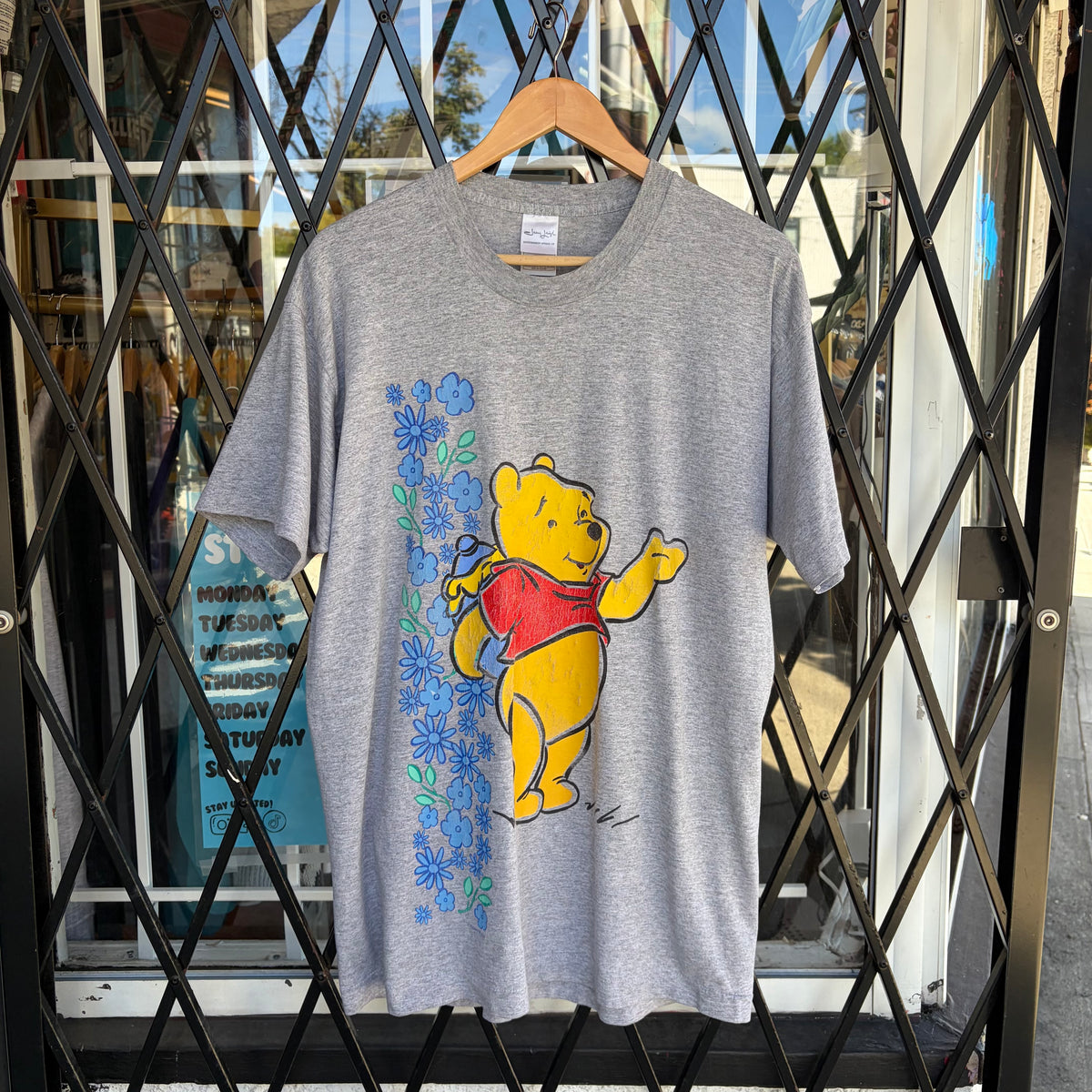 Vintage Disney Winnie the Pooh Sleeping Tee - Size OS