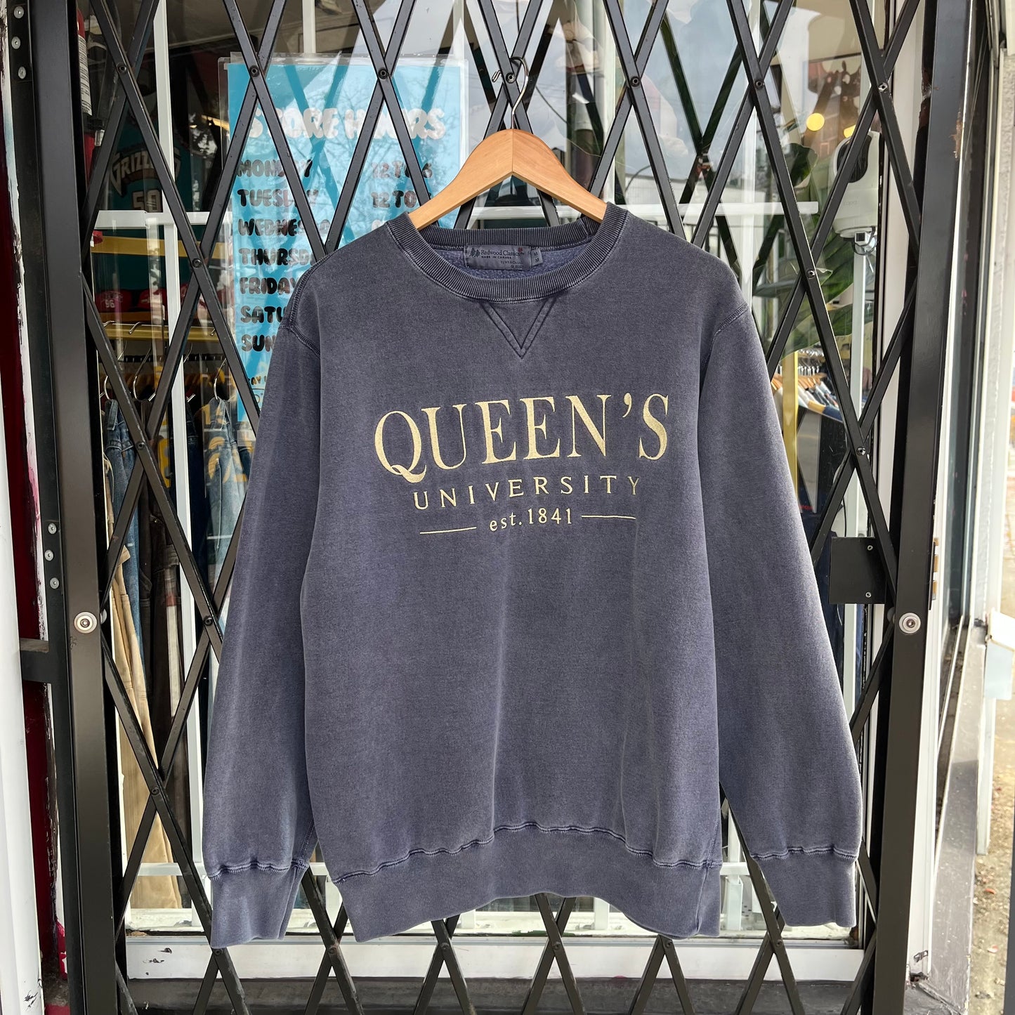 Vintage Queens University Crewneck - Size M