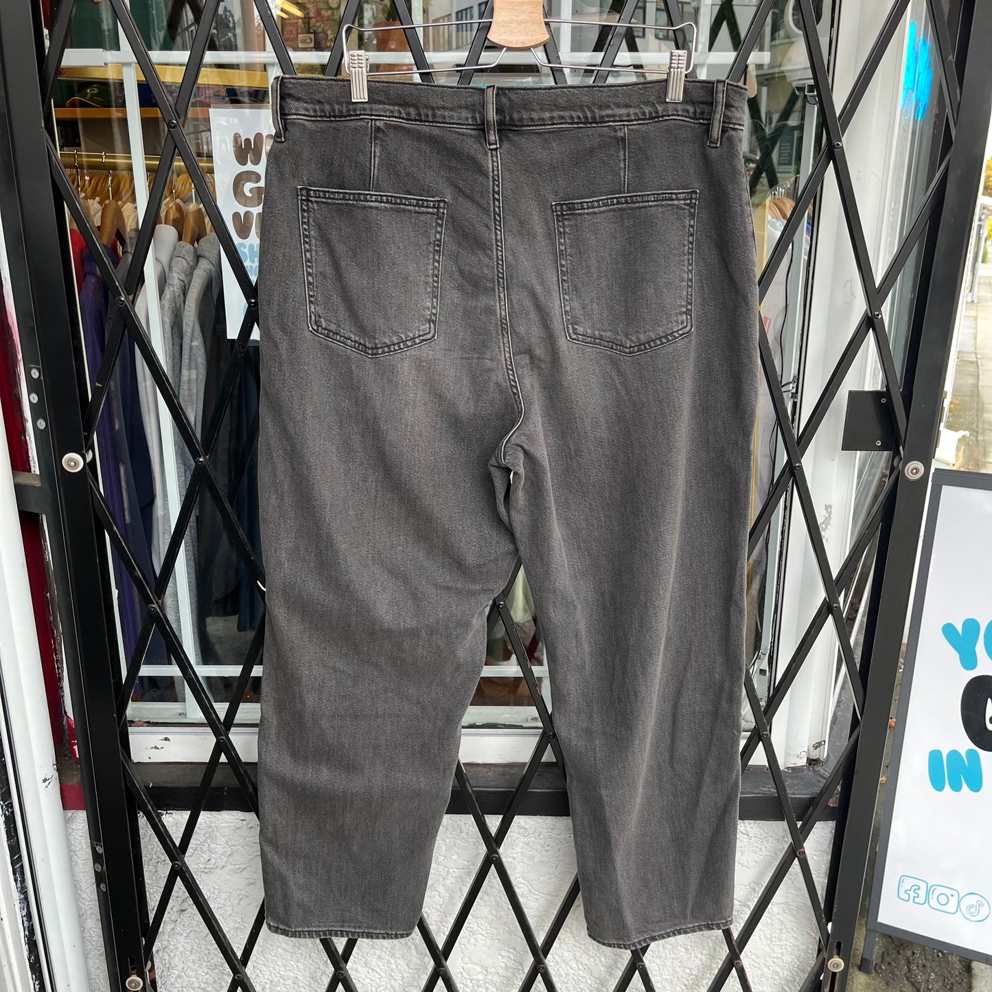 Uniqlo Pants - Size 36W