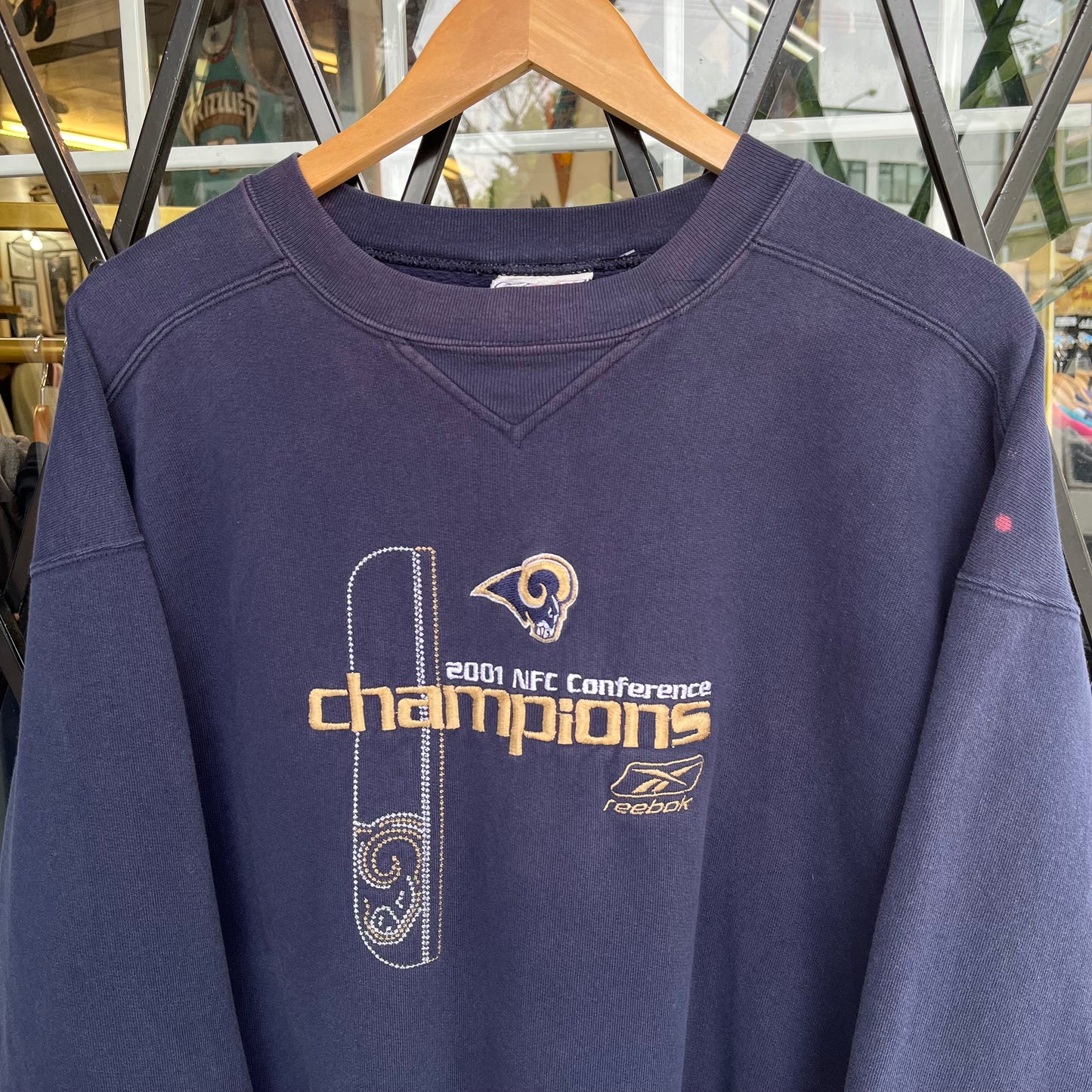 2001 St. Louis Rams Crewneck - Size XXL