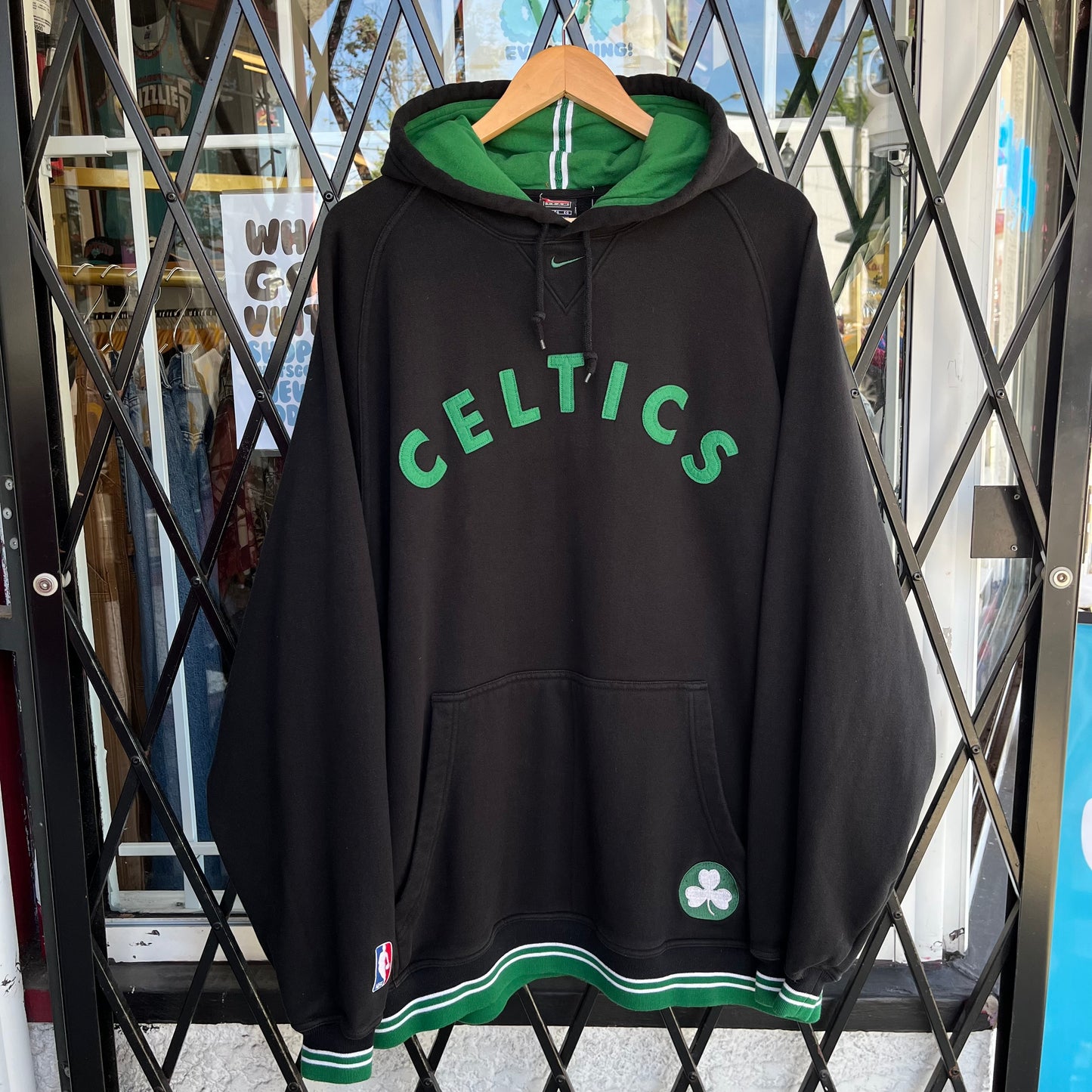 2000’s Nike Boston Celtics Hoodie - Size XL