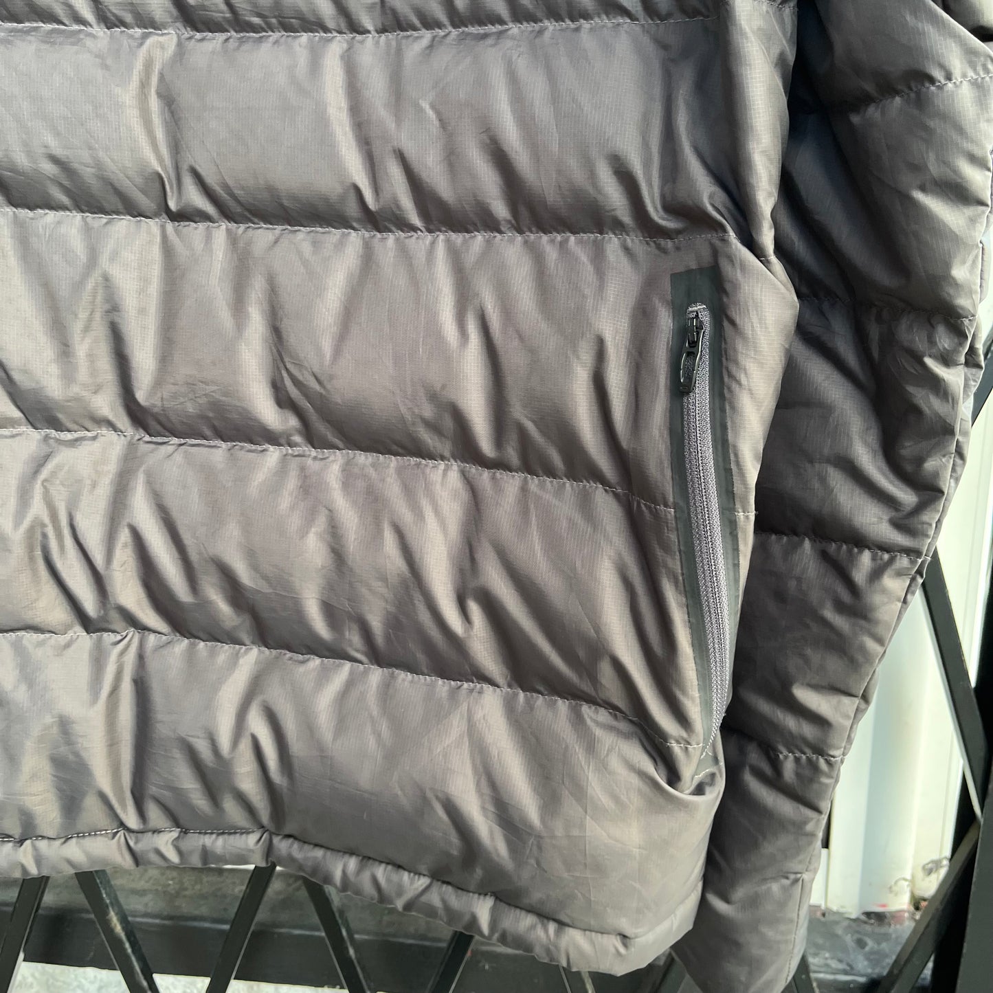 Oakley Light Puffer Jacket - Size XL