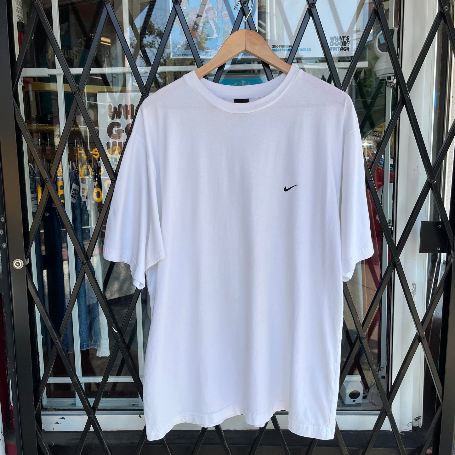 Vintage Nike Essential Tee - Size XL