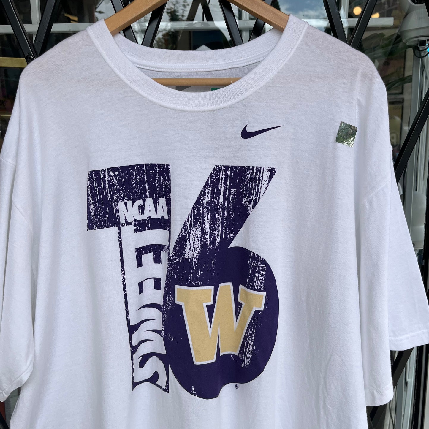 Nike NCAA Washington Huskies Tee - Size XXL