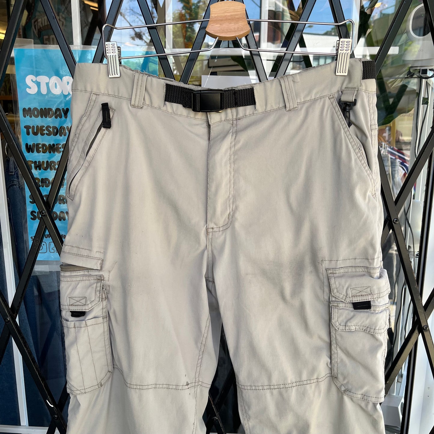 Outdoor Hiking Cargo Pants - Size M x 32L