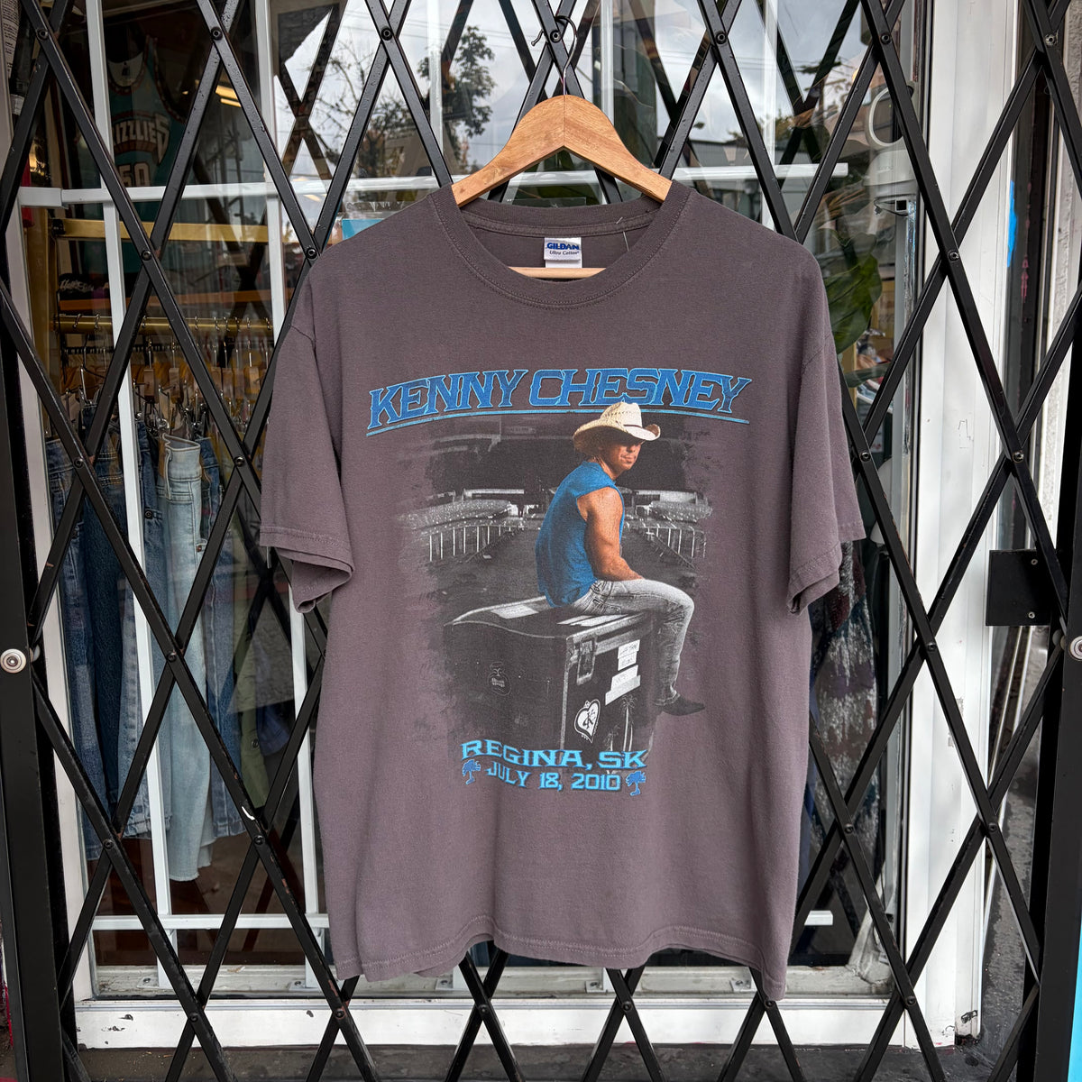 2010 Kenny Chesney Tour Tee - Size L