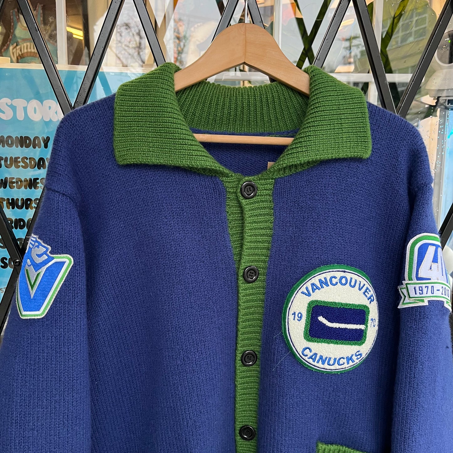 Custom Wool Vancouver Canucks Knitted Cardigan - Size L