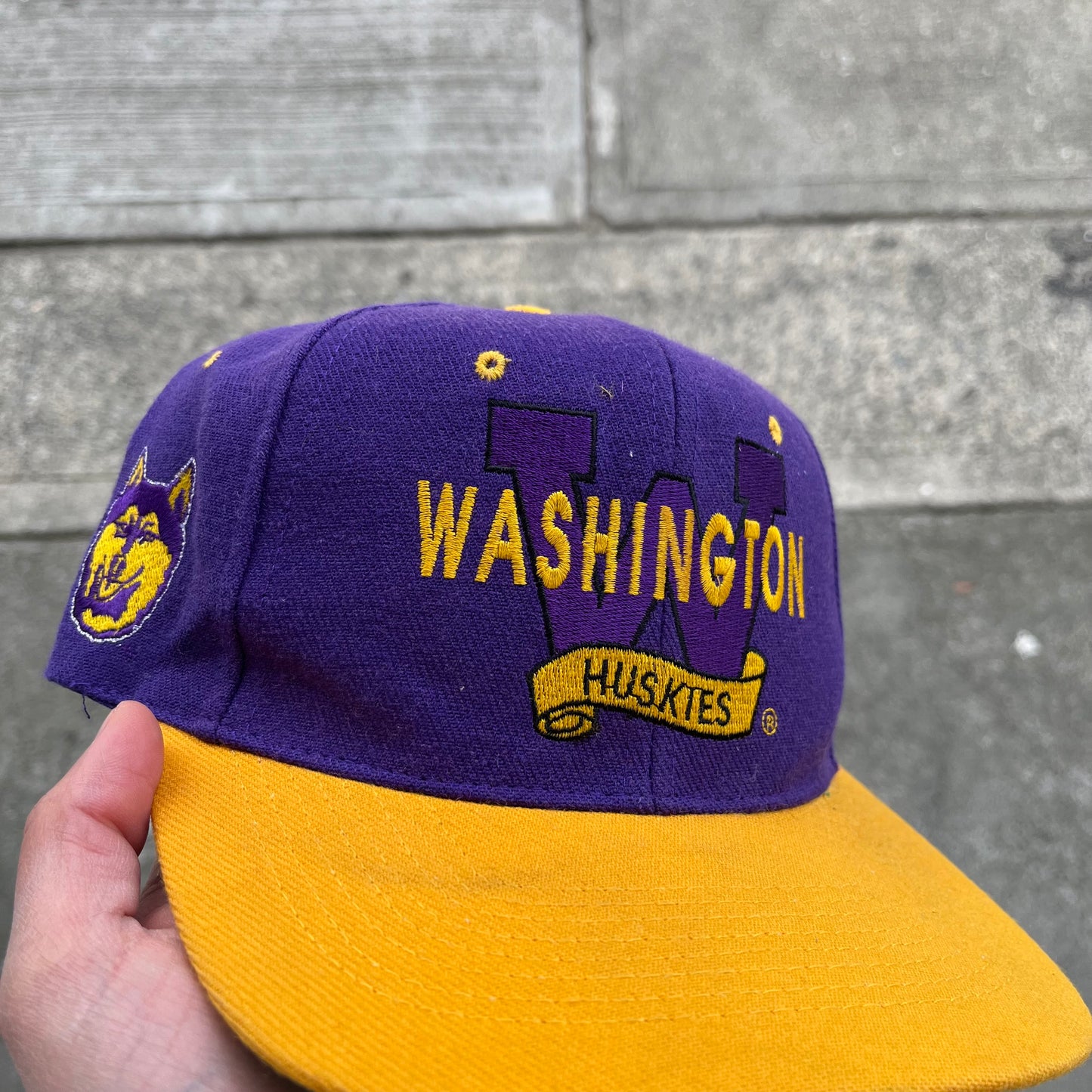 Vintage Washington Huskies Snapback