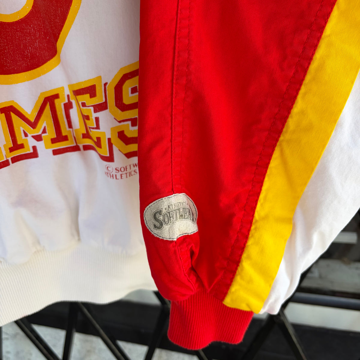 1989 Calgary Flames Insulated Crewneck - Size M