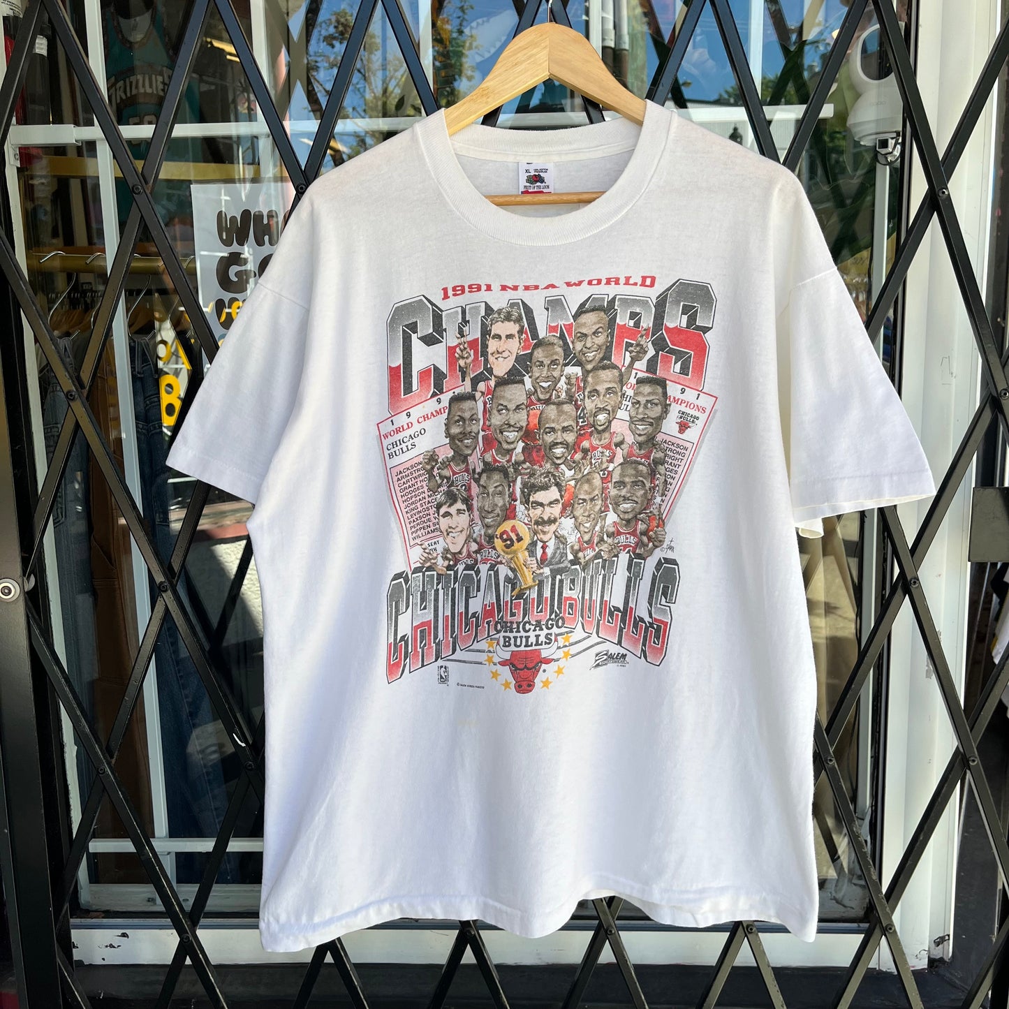1991 Chicago Bulls Championship Bobble Head Tee - Size XL