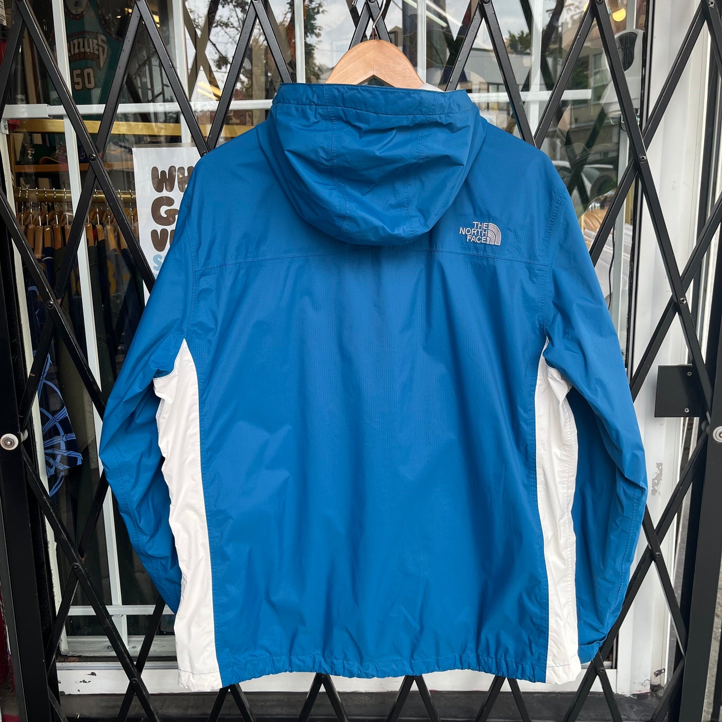 TNF Hyvent Jacket - Size L