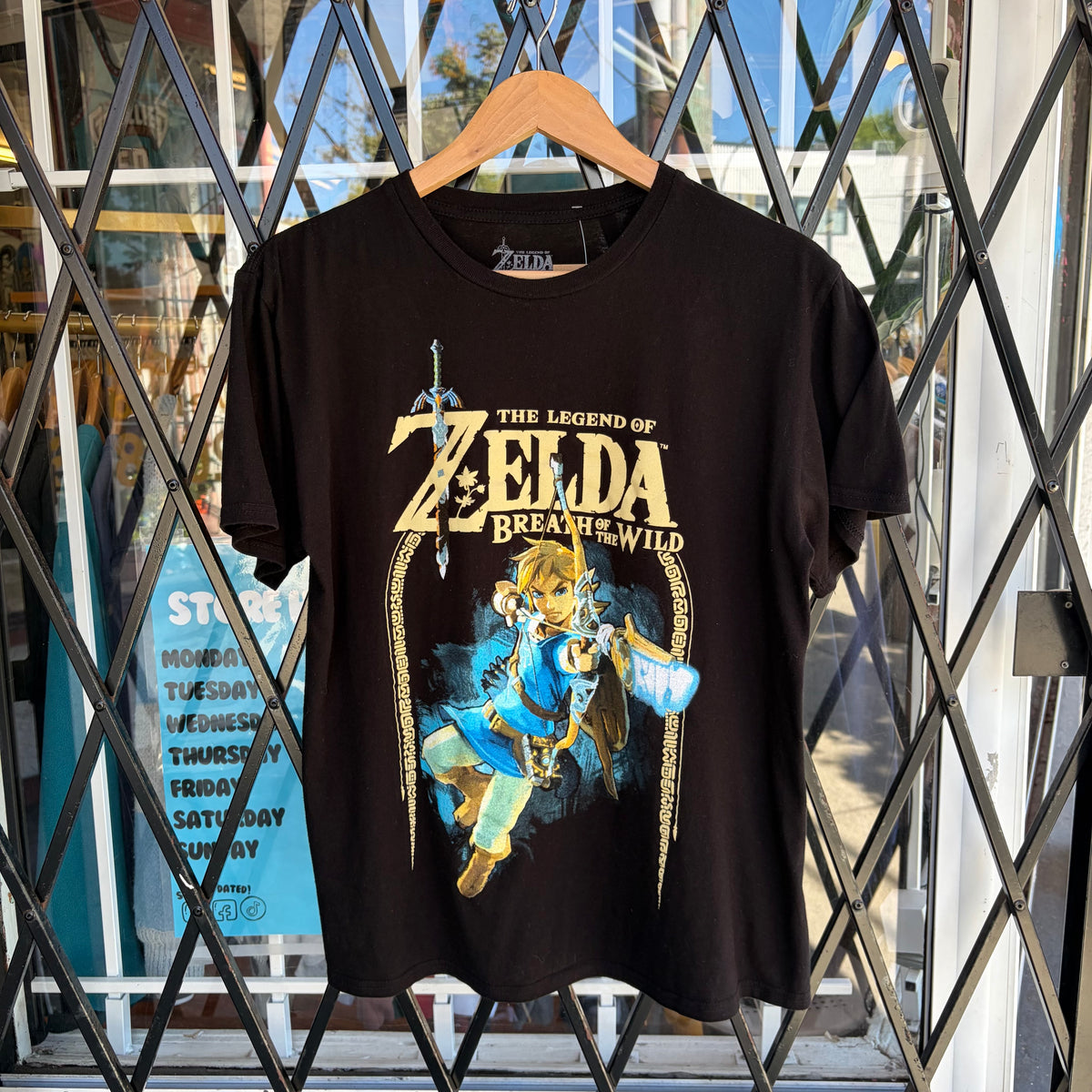 New Zelda Breath of the Wind Tee - Size M