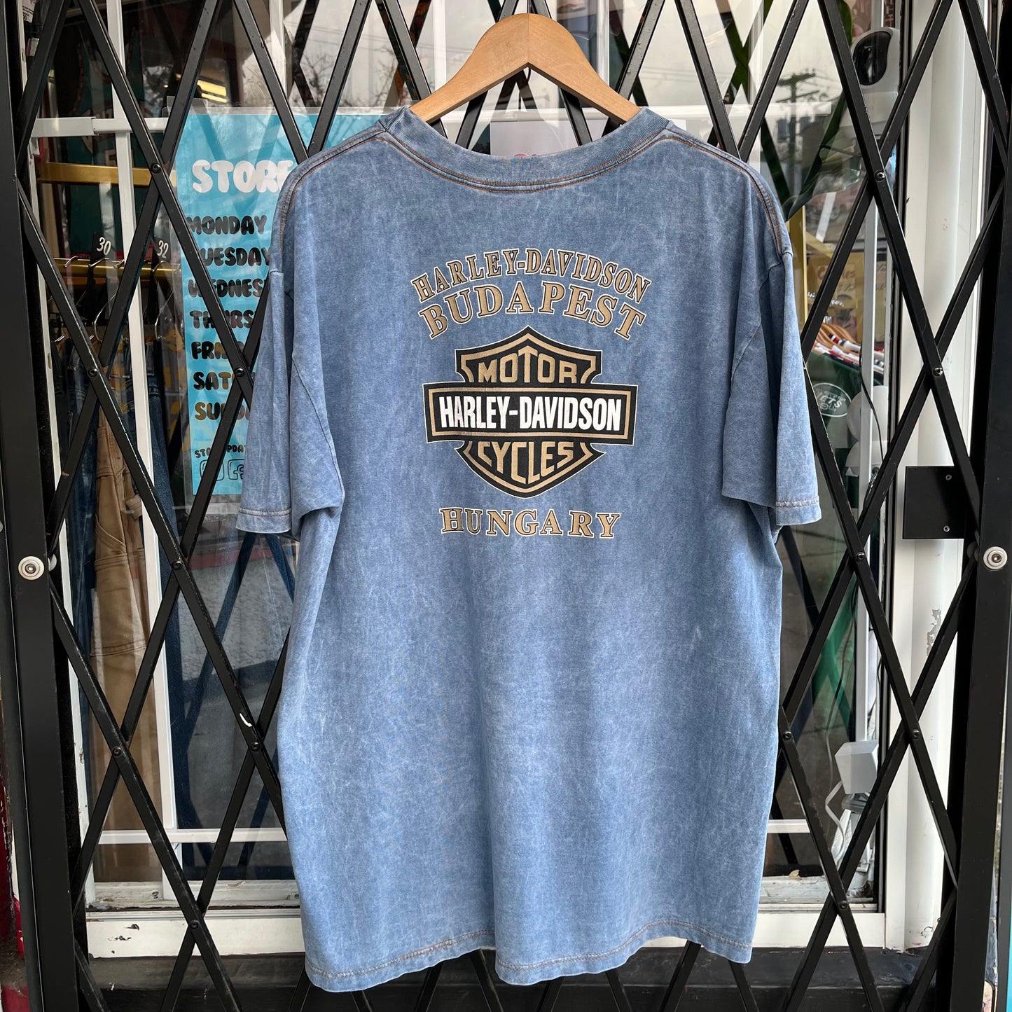 Vintage Harley Davidson Hungary Tee - Size XL