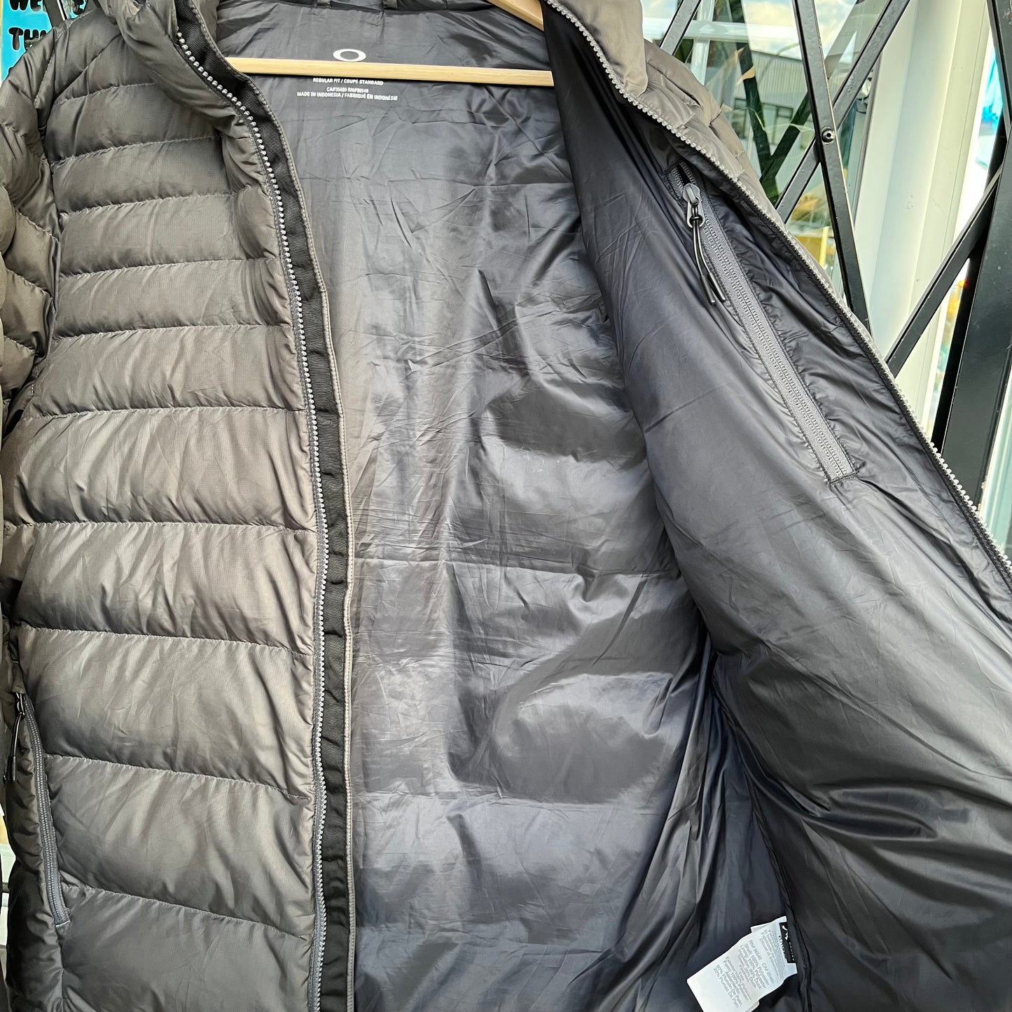 Oakley Light Puffer Jacket - Size XL