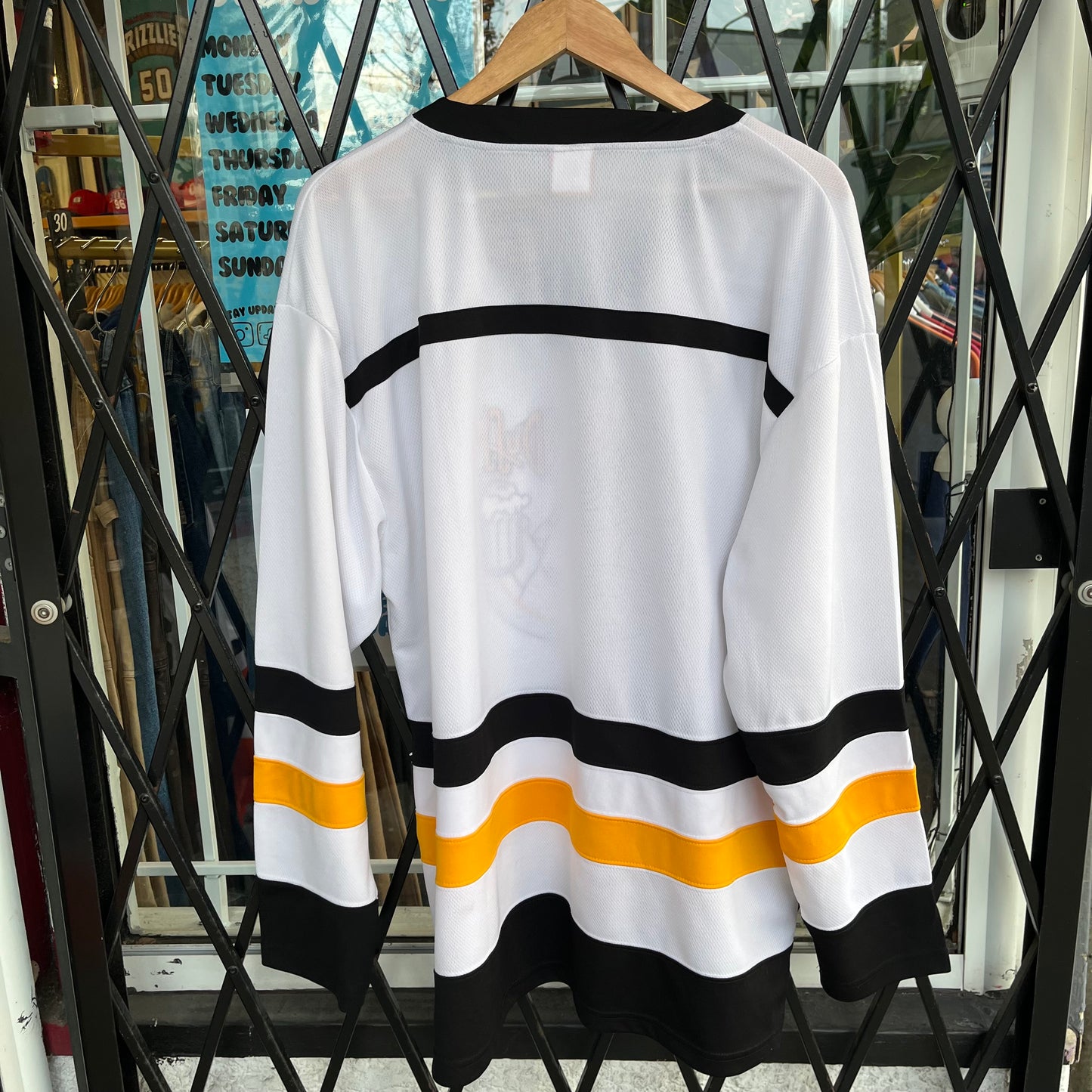 2005 The Simpsons Homer Hockey Jersey - Size L/XL