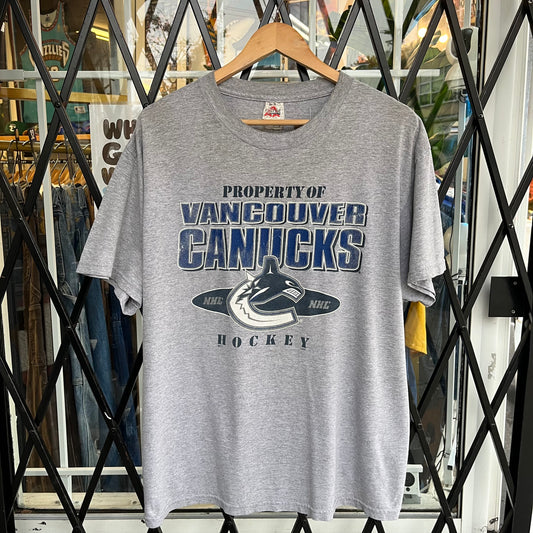 2000’s Vancouver Canucks Tee - Size L