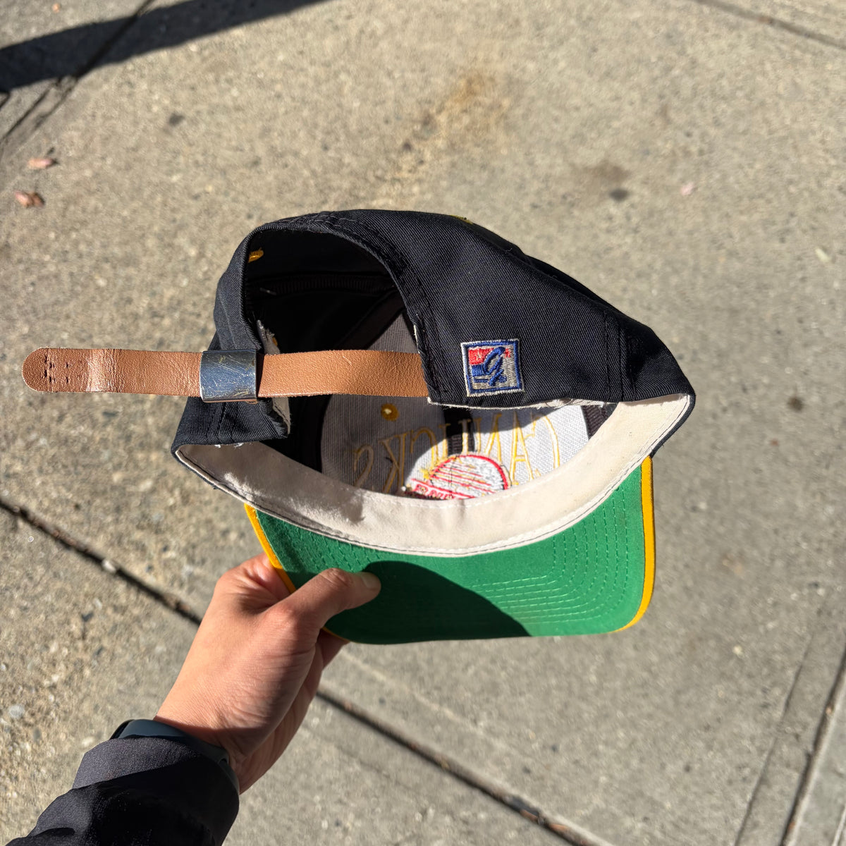 Vintage Vancouver Canucks StrapBack Hat