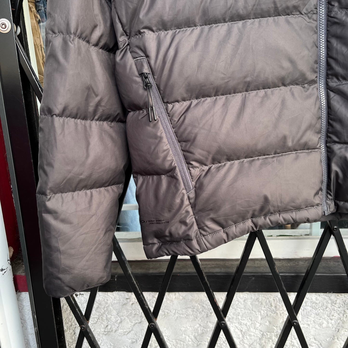 Oakley Light Puffer Jacket - Size XL