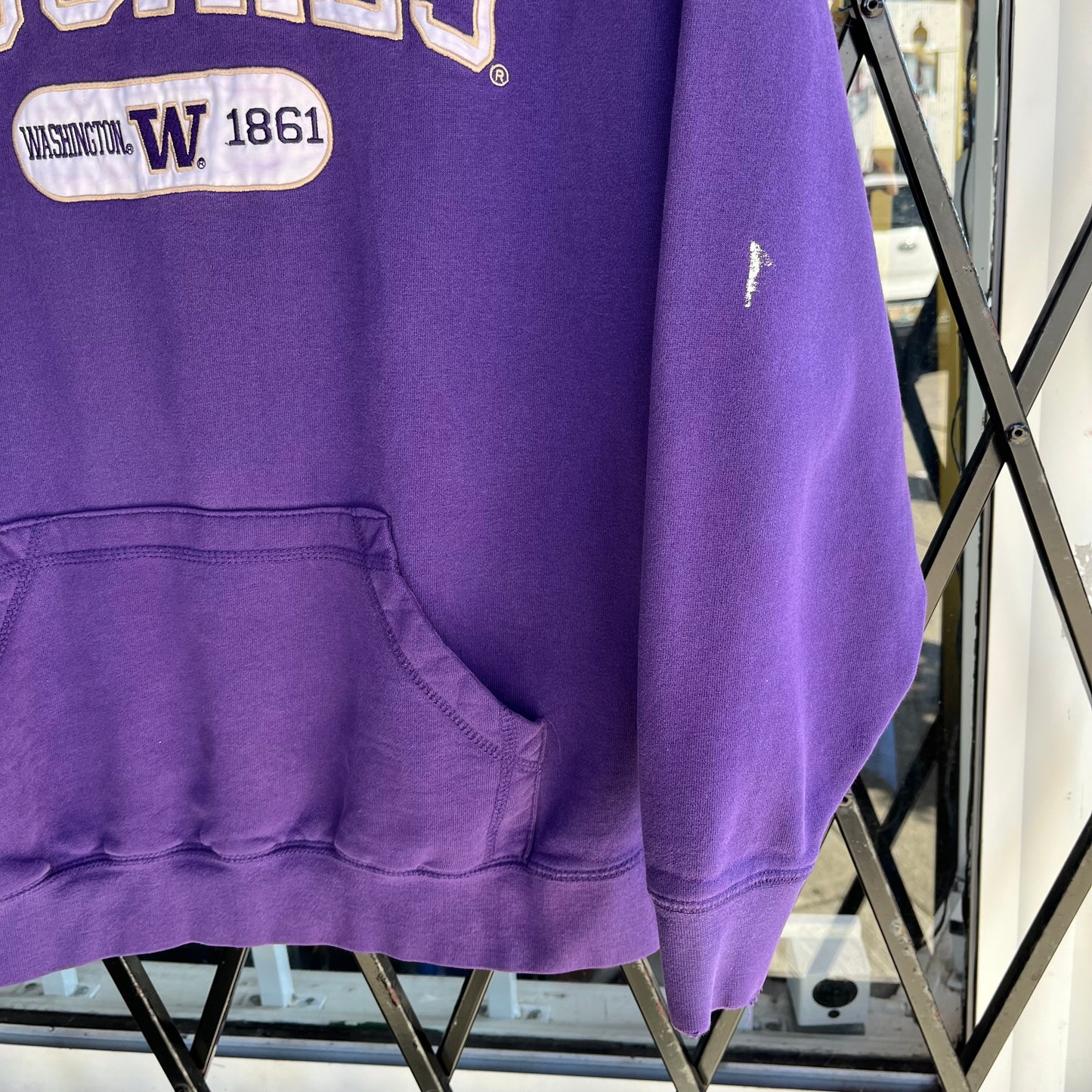 Washington Huskies Hoodie - Size L