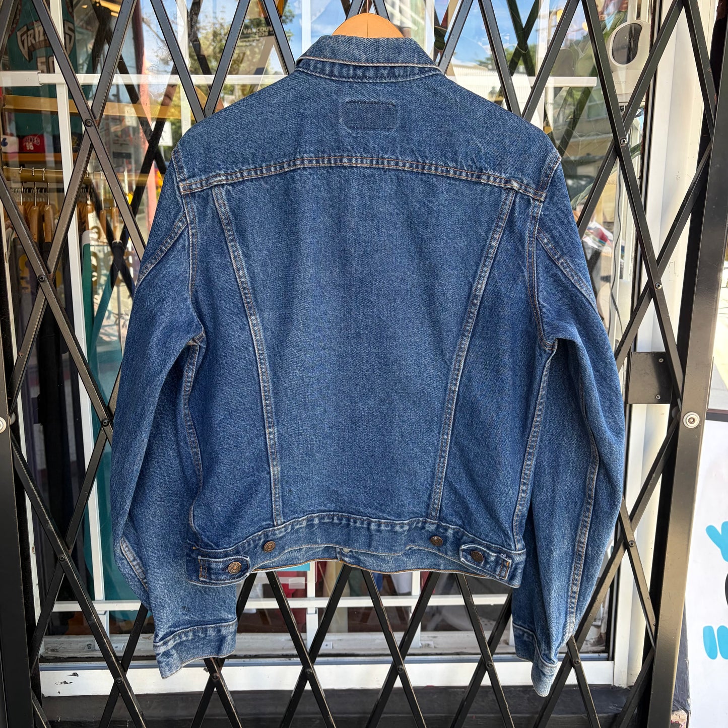 Vintage Levi’s Denim Jacket - Size 44 (L)