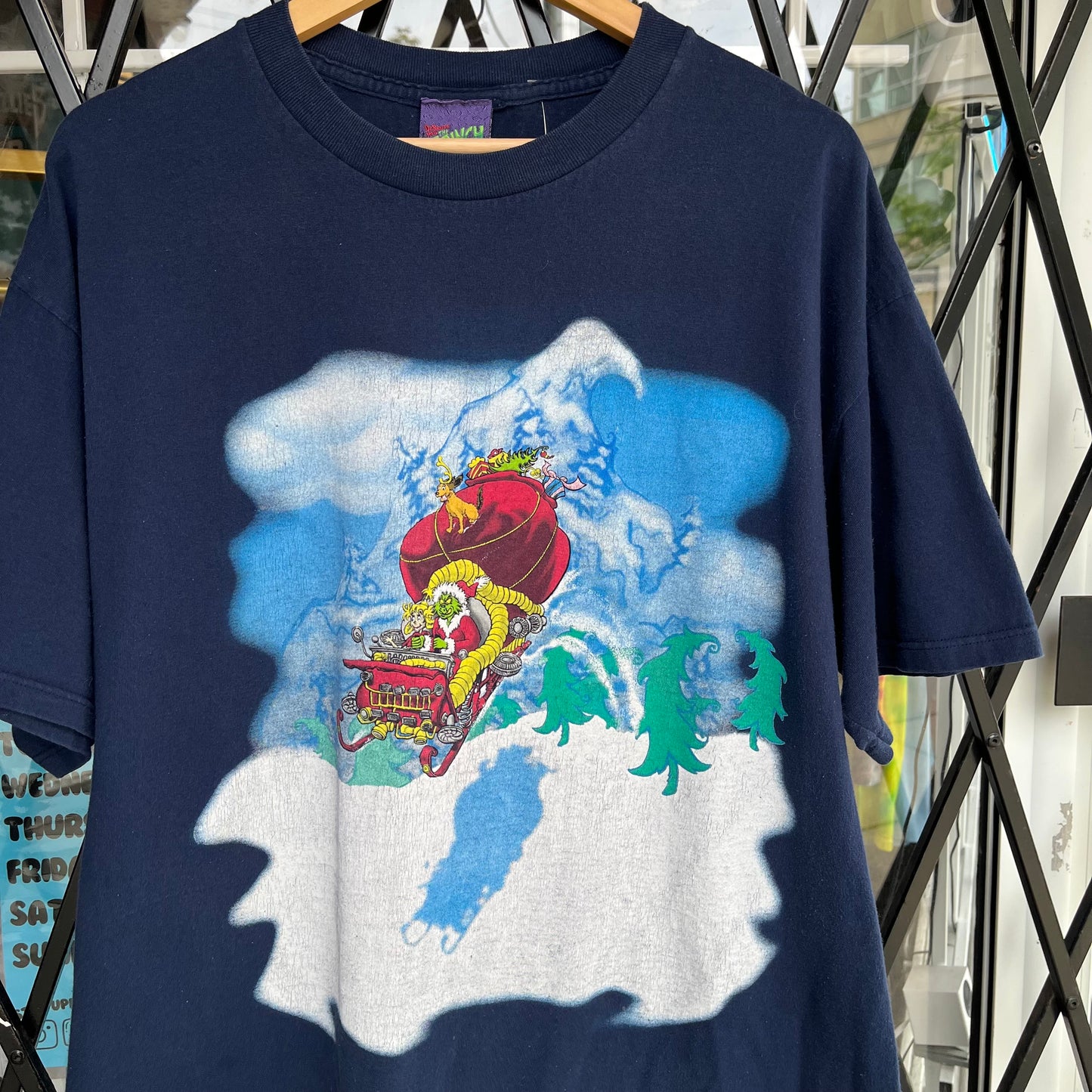 2000 Dr. Seuss The Grinch Tee - Size XL