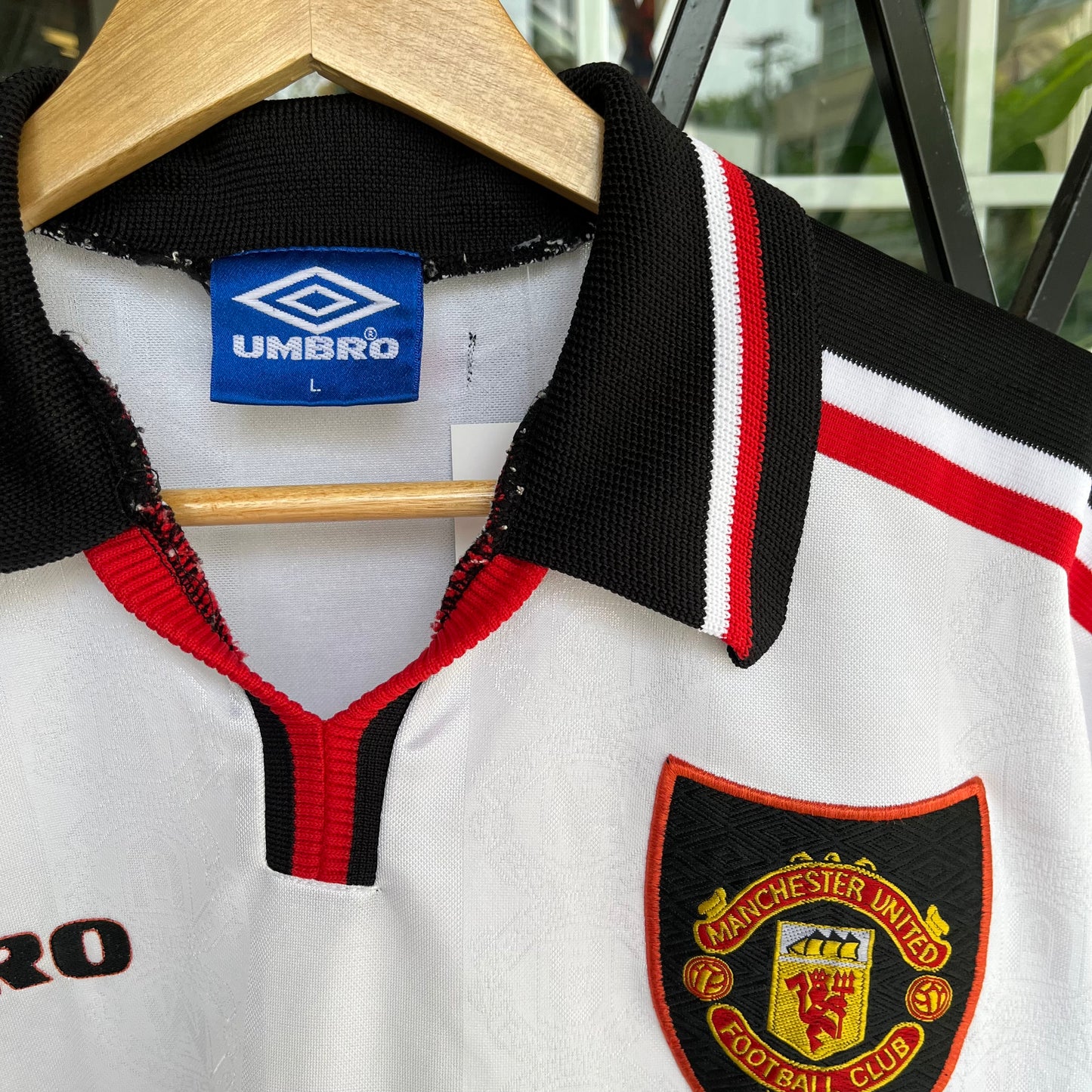 1997-99 Manchester United Jersey - Size L