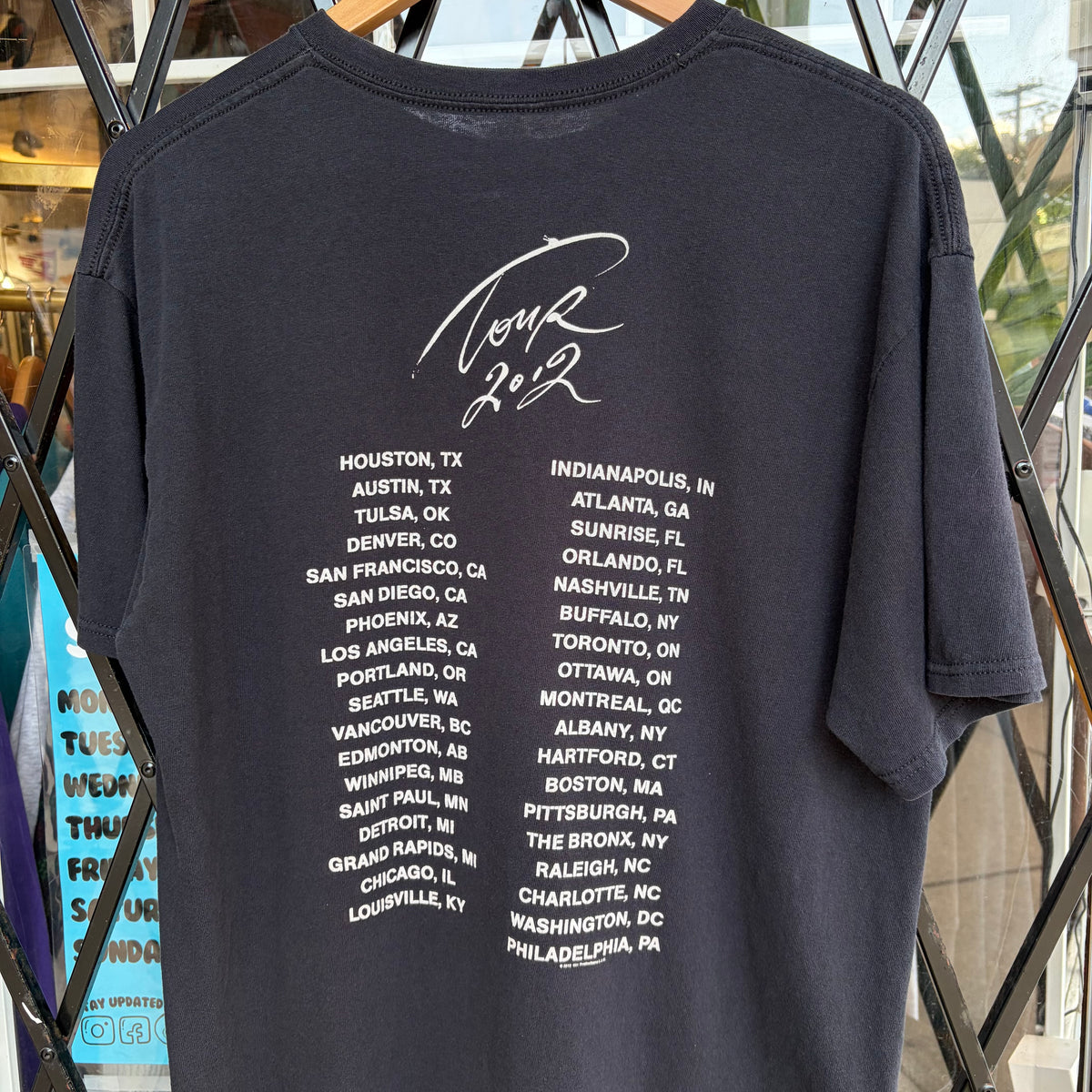 2012 Roger Waters The Wall Tour Tee - Size L